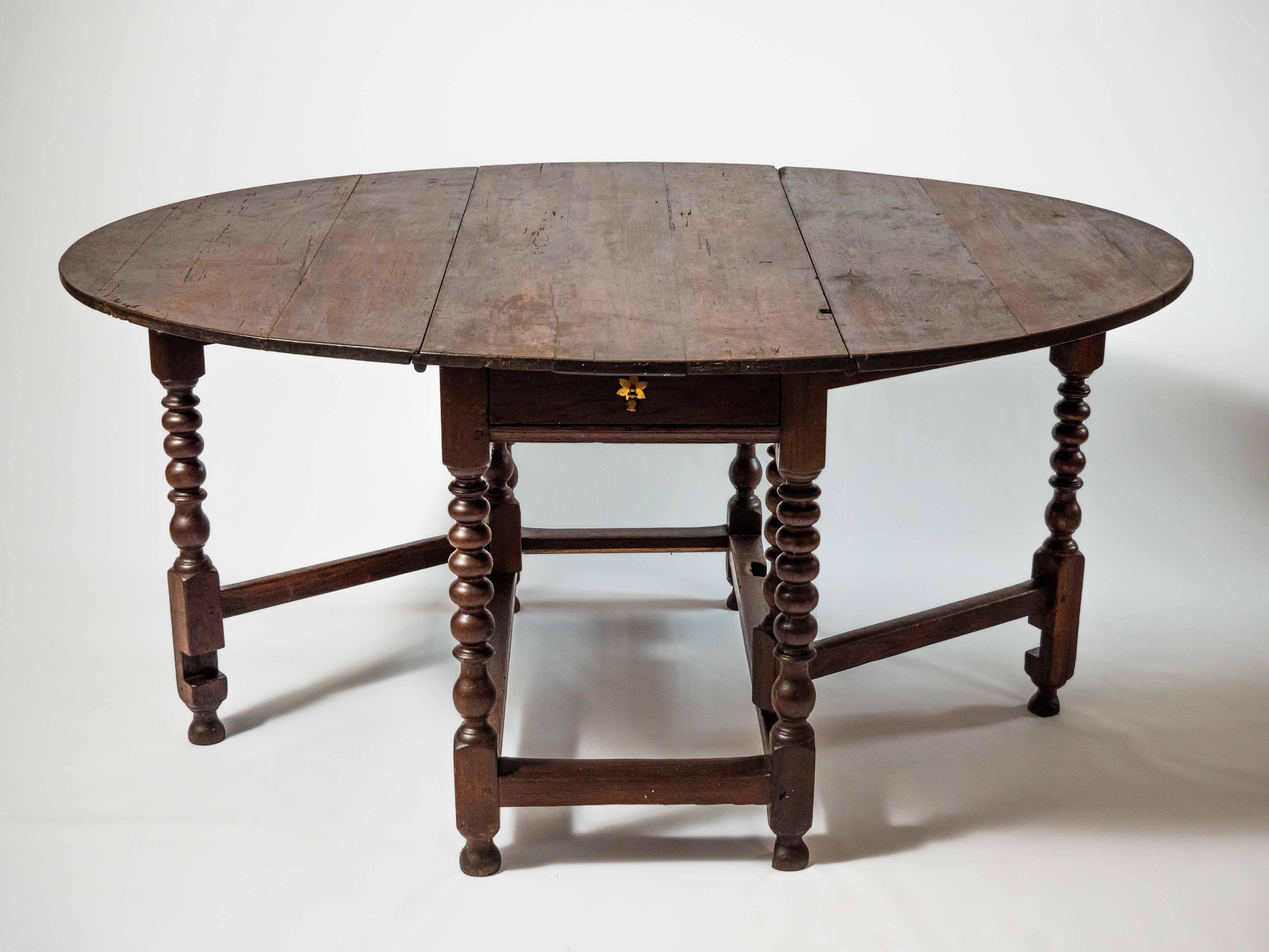 Hand-Carved Folding oak Gate Leg Table with drawer For Sale
