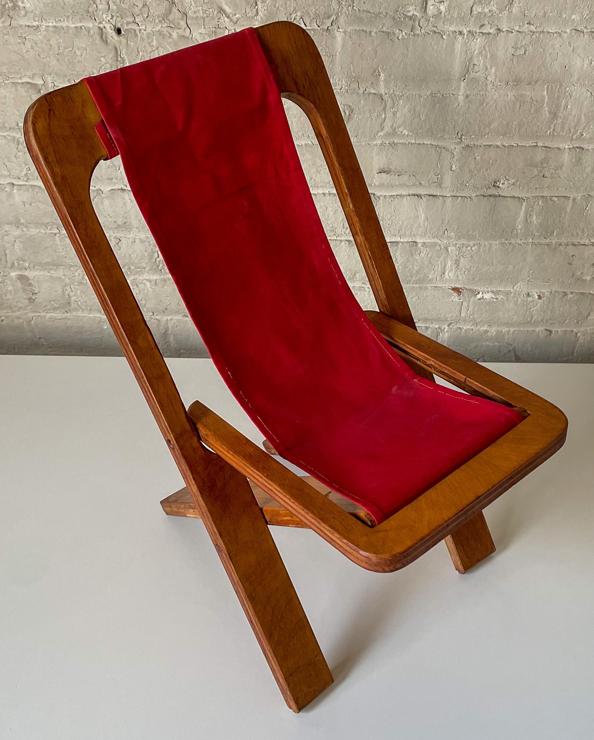 Folding Plywood Child's Chair In Good Condition For Sale In New York, NY