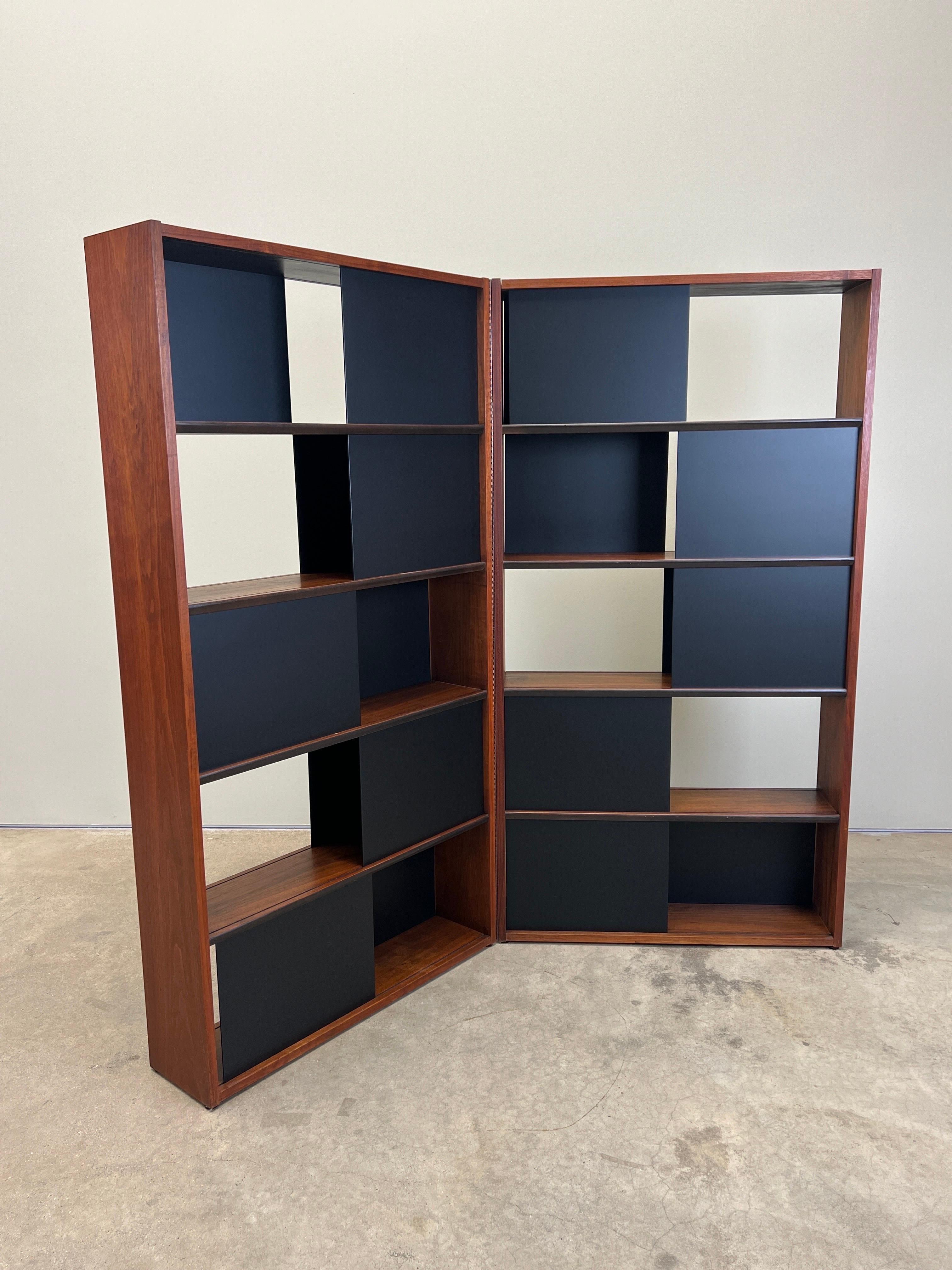 Noce Divisorio pieghevole / Scaffale per libri di Evans Clark per Glenn of California in vendita