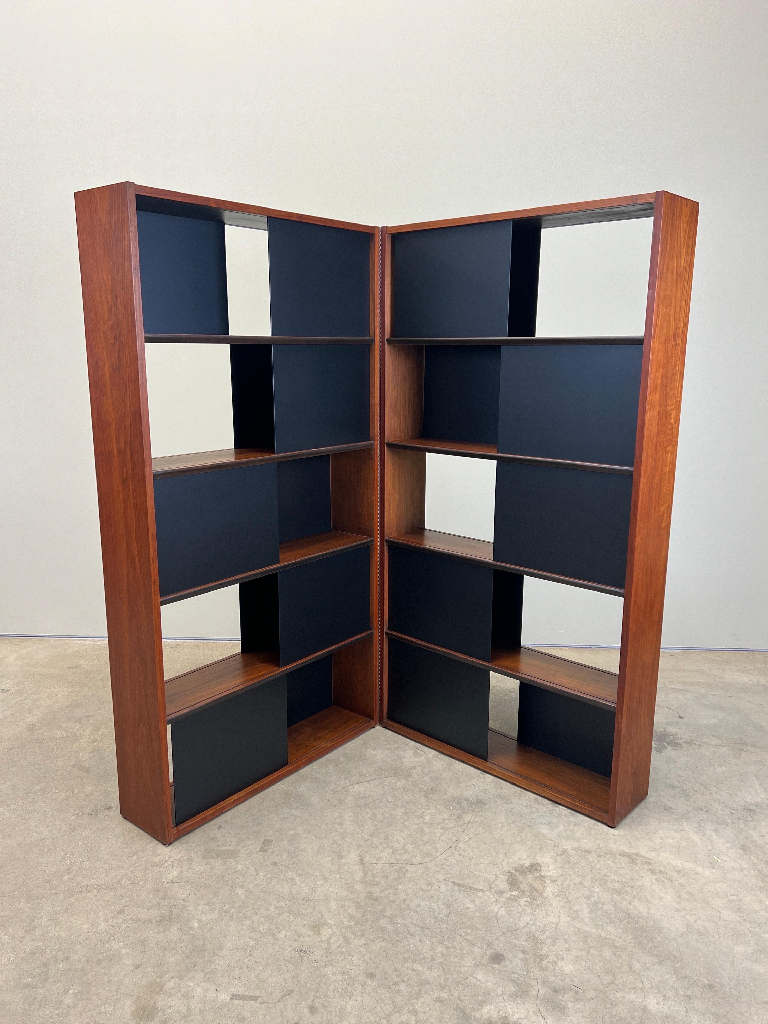 Divisorio pieghevole / Scaffale per libri di Evans Clark per Glenn of California in vendita 4