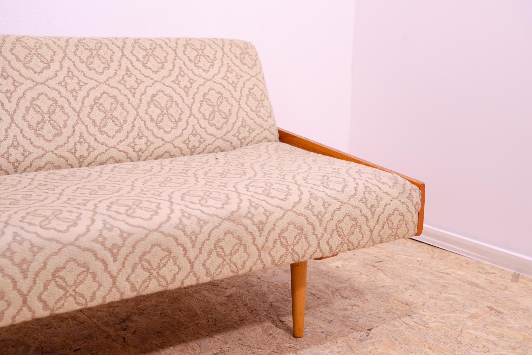 Folding Scandinavian style Sofabed, 1970s, Czechoslovakia For Sale 2