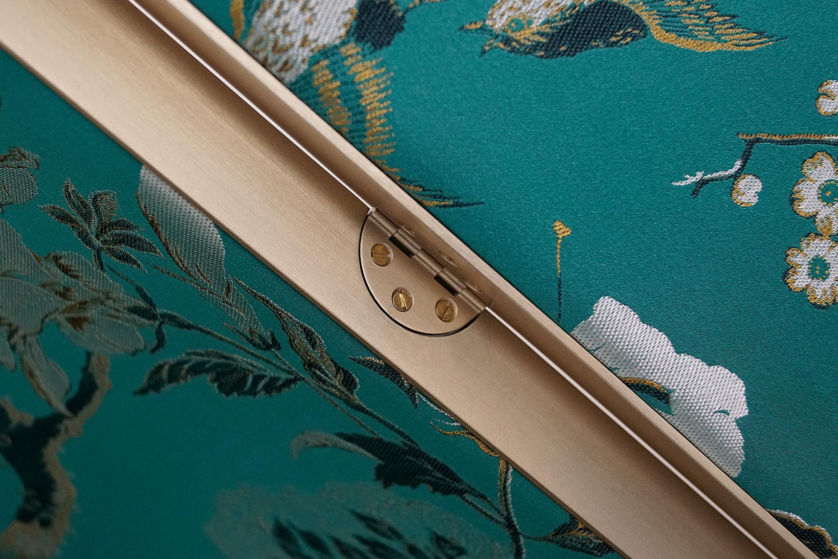 Folding Screen 'Kimono' Room Divider In Excellent Condition For Sale In San Pietro di Morubio, Verona