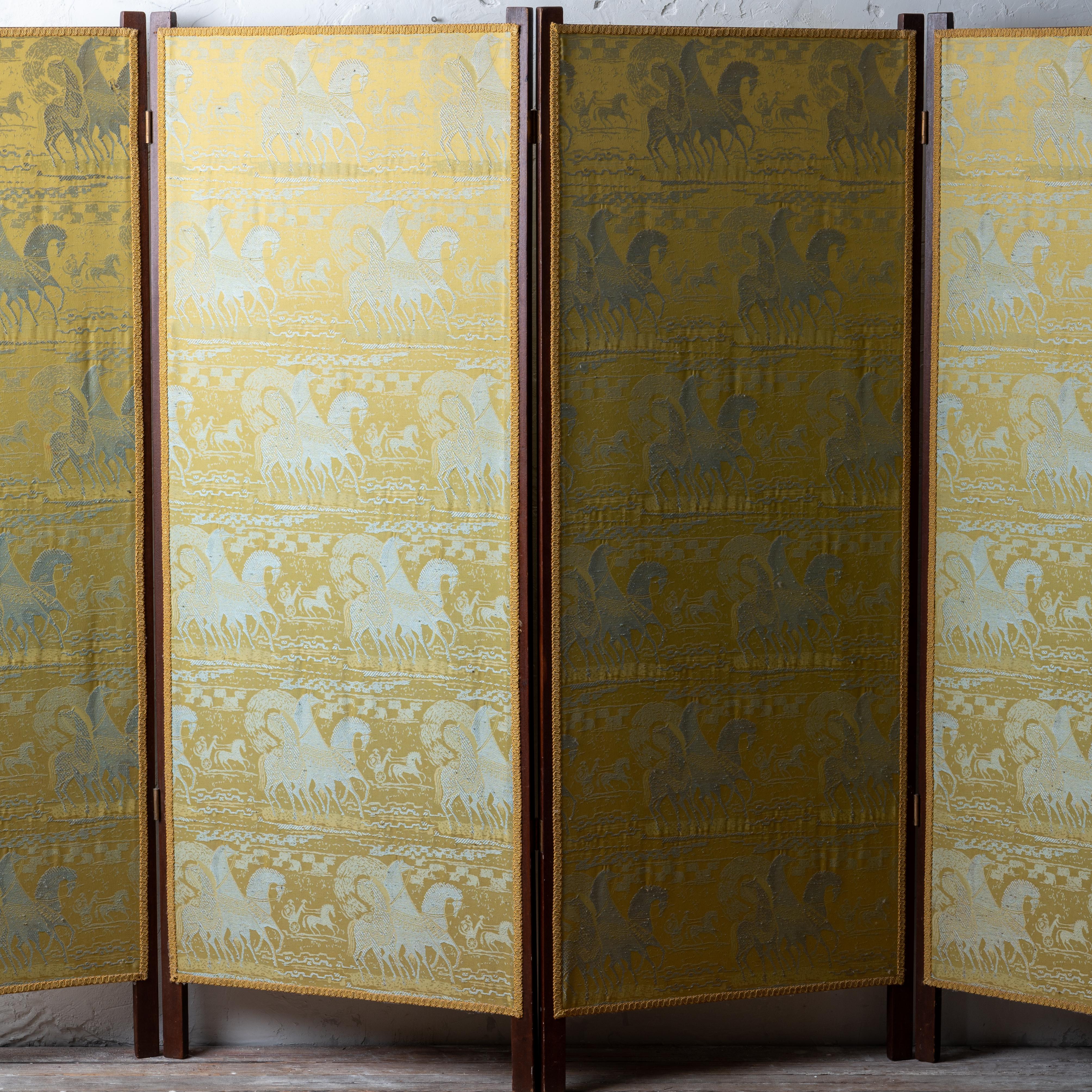 Folding Screen with Tibor Reich Etruscan Horse Fabric In Good Condition For Sale In Savannah, GA
