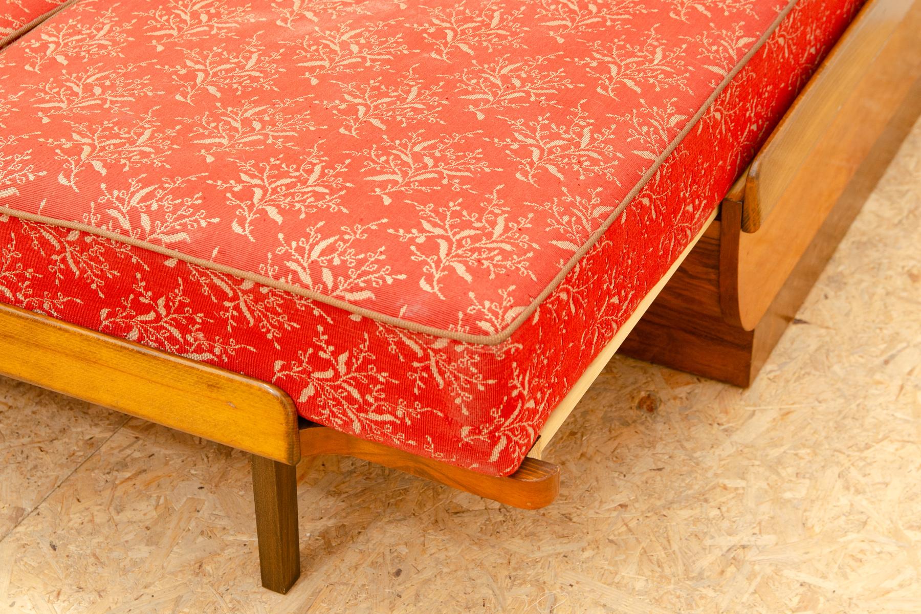 Faltbares Sofa von Jindrich Halabala für UP Závody 1950er Jahre, Tschechoslowakei im Angebot 6