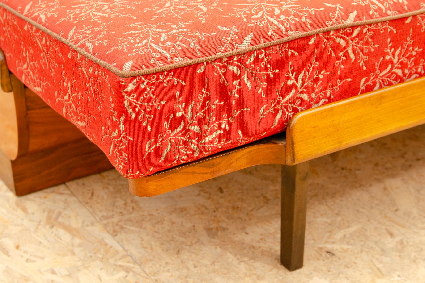Faltbares Sofa von Jindrich Halabala für UP Závody 1950er Jahre, Tschechoslowakei im Angebot 7