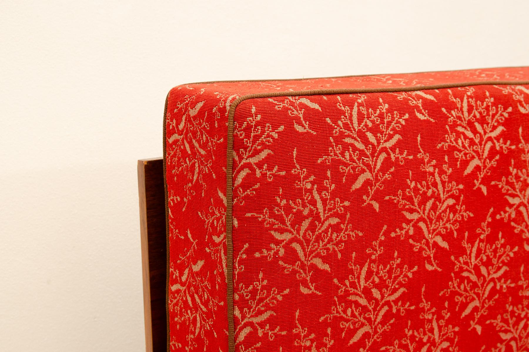 Faltbares Sofa von Jindrich Halabala für UP Závody 1950er Jahre, Tschechoslowakei (Stoff) im Angebot