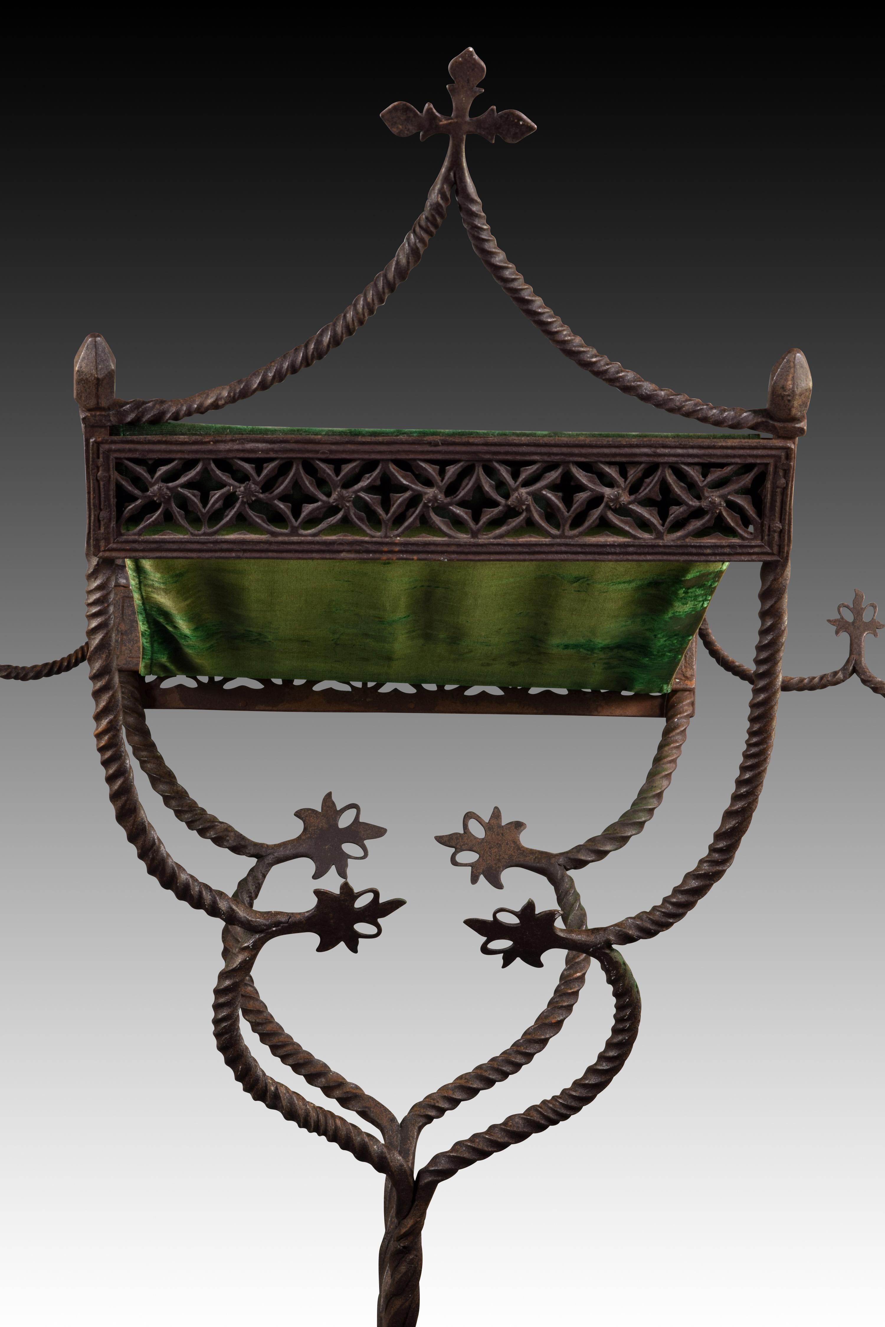 Folding Standing Lectern in Wrought Iron and Fabric, Spain, 16th Century 13