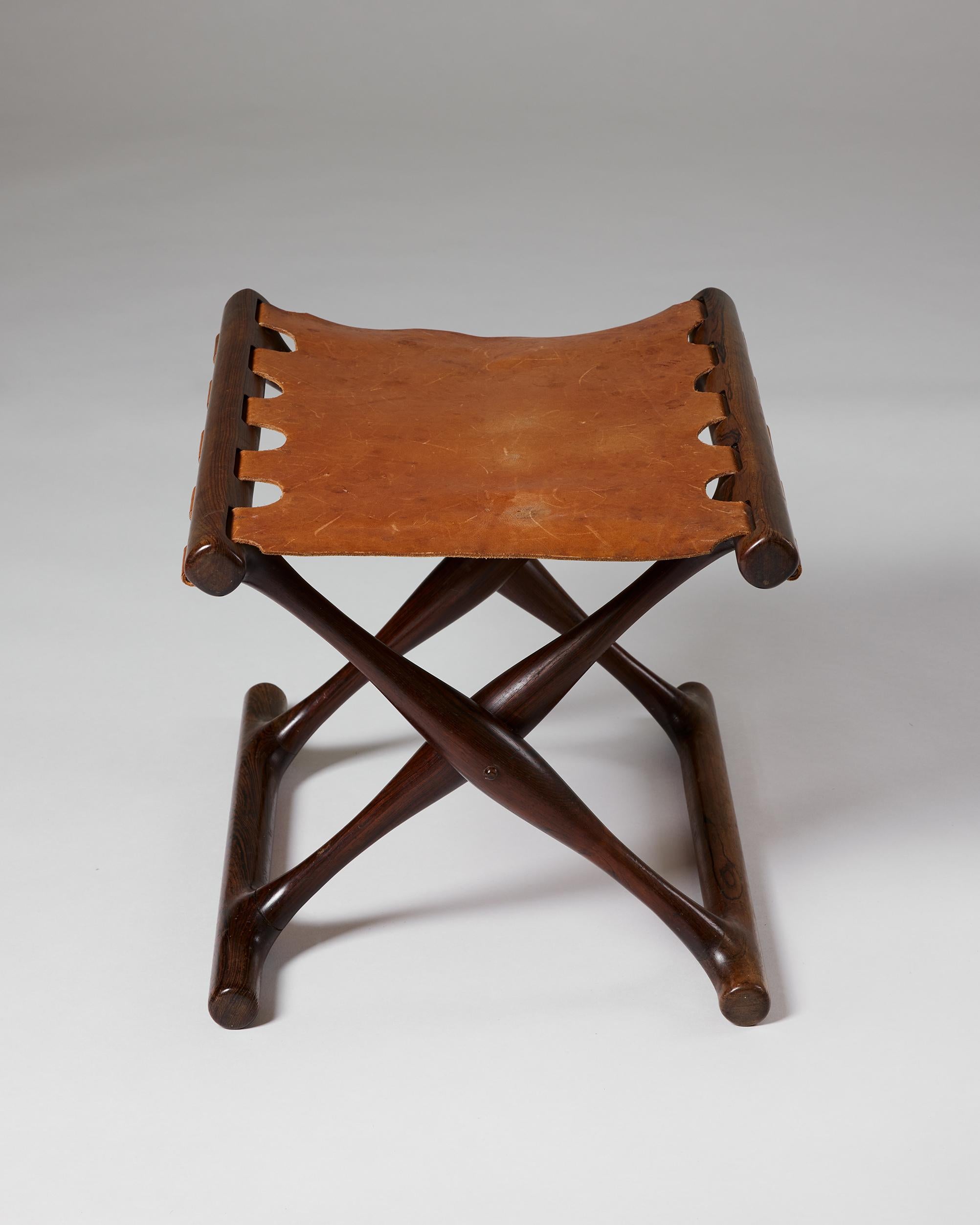 Folding stool ‘Guldhøj’ designed by Poul Hundevad Denmark, 1960s In Good Condition For Sale In Stockholm, SE