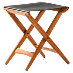 Taburete plegable de latón, cuero y roble, diseño de Uno & Östen Kristiansson, década de los 50