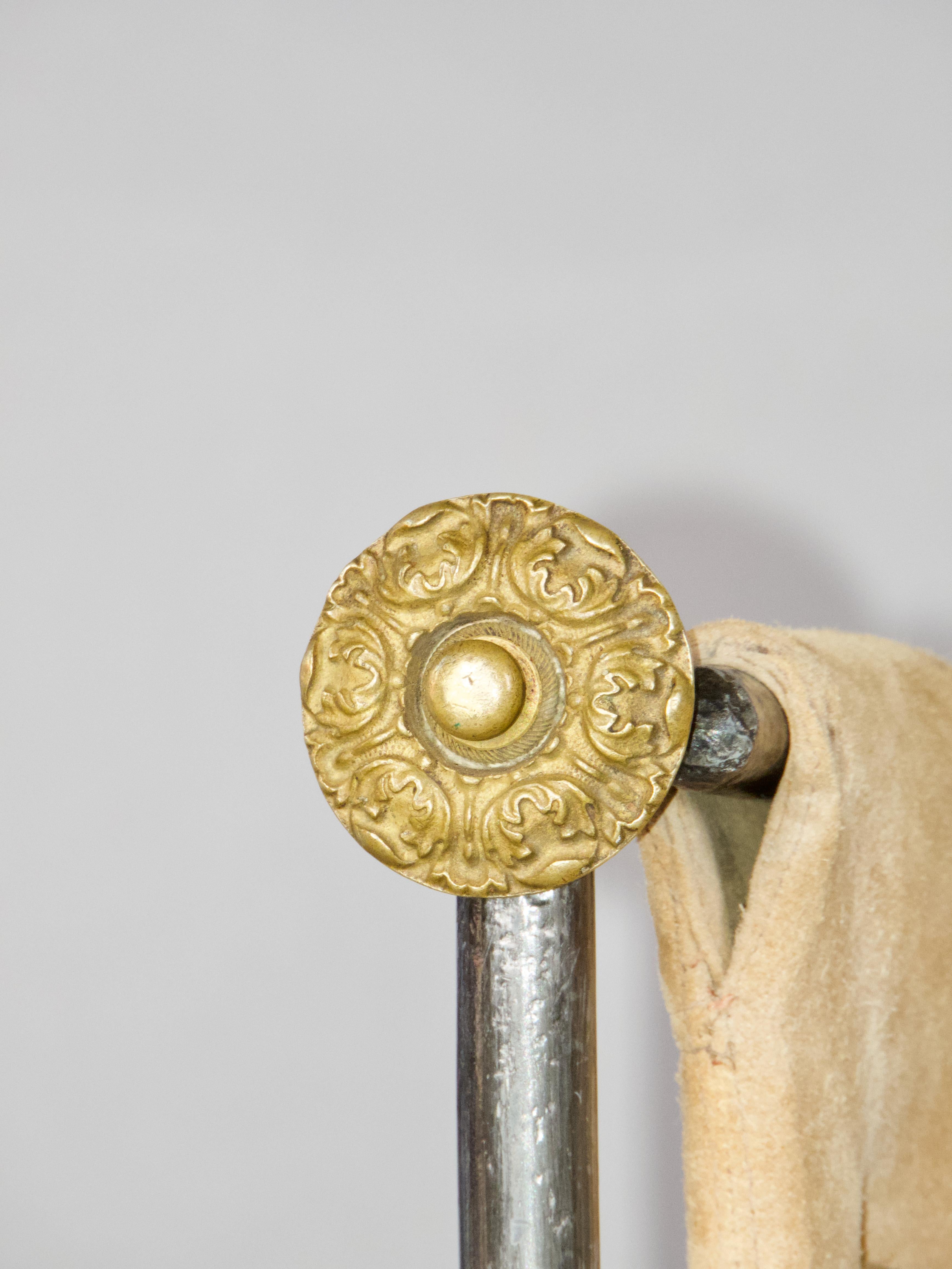 divano pieghevole in pelle scamosciata e metallo forgiato in vendita 4