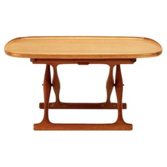 Mesa bandeja plegable de roble y cuero by Poul Hundevad