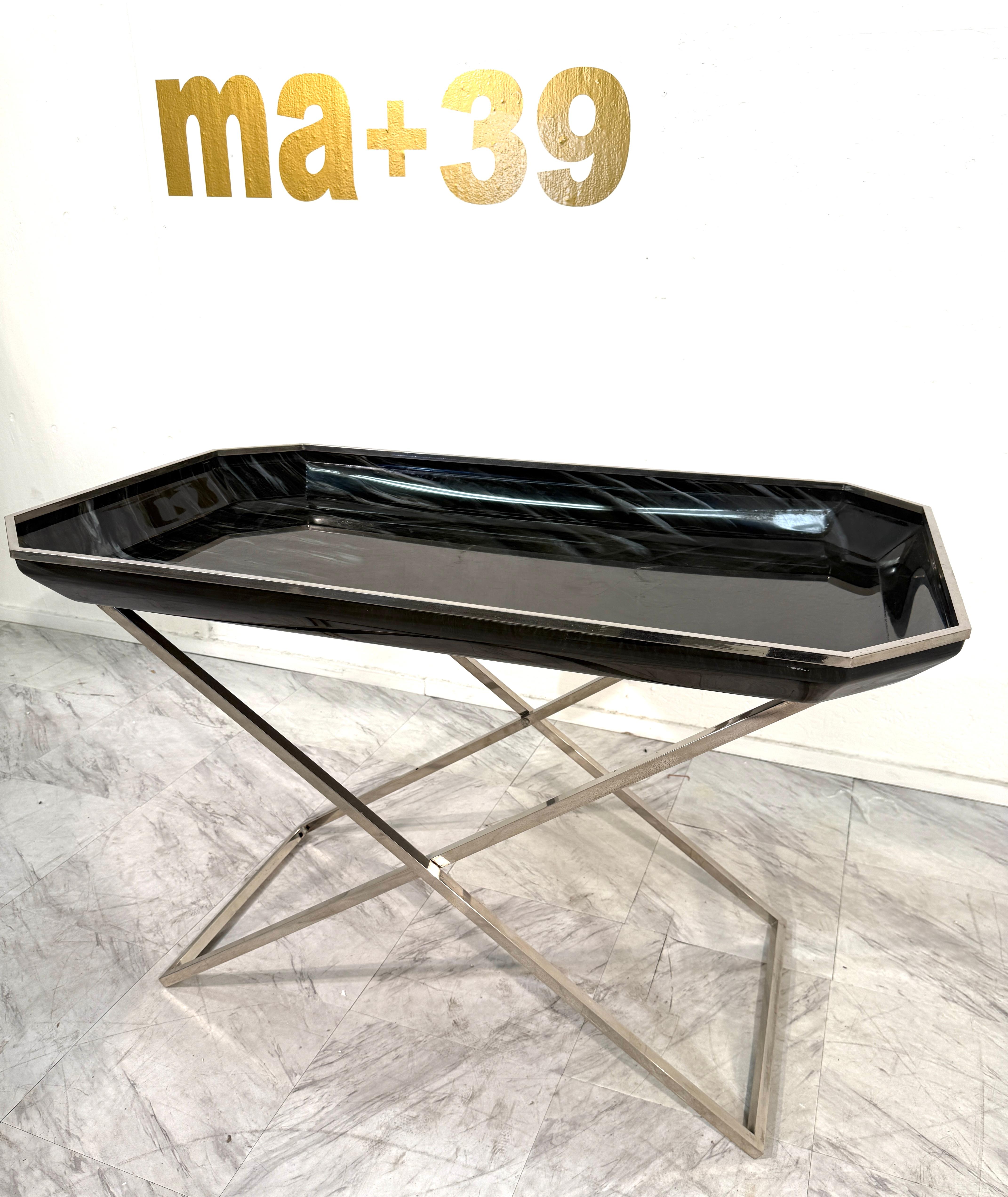 Klappbarer Tabletttisch aus Rauchglas und Chrom, 1970er Jahre Italien (Poliert) im Angebot