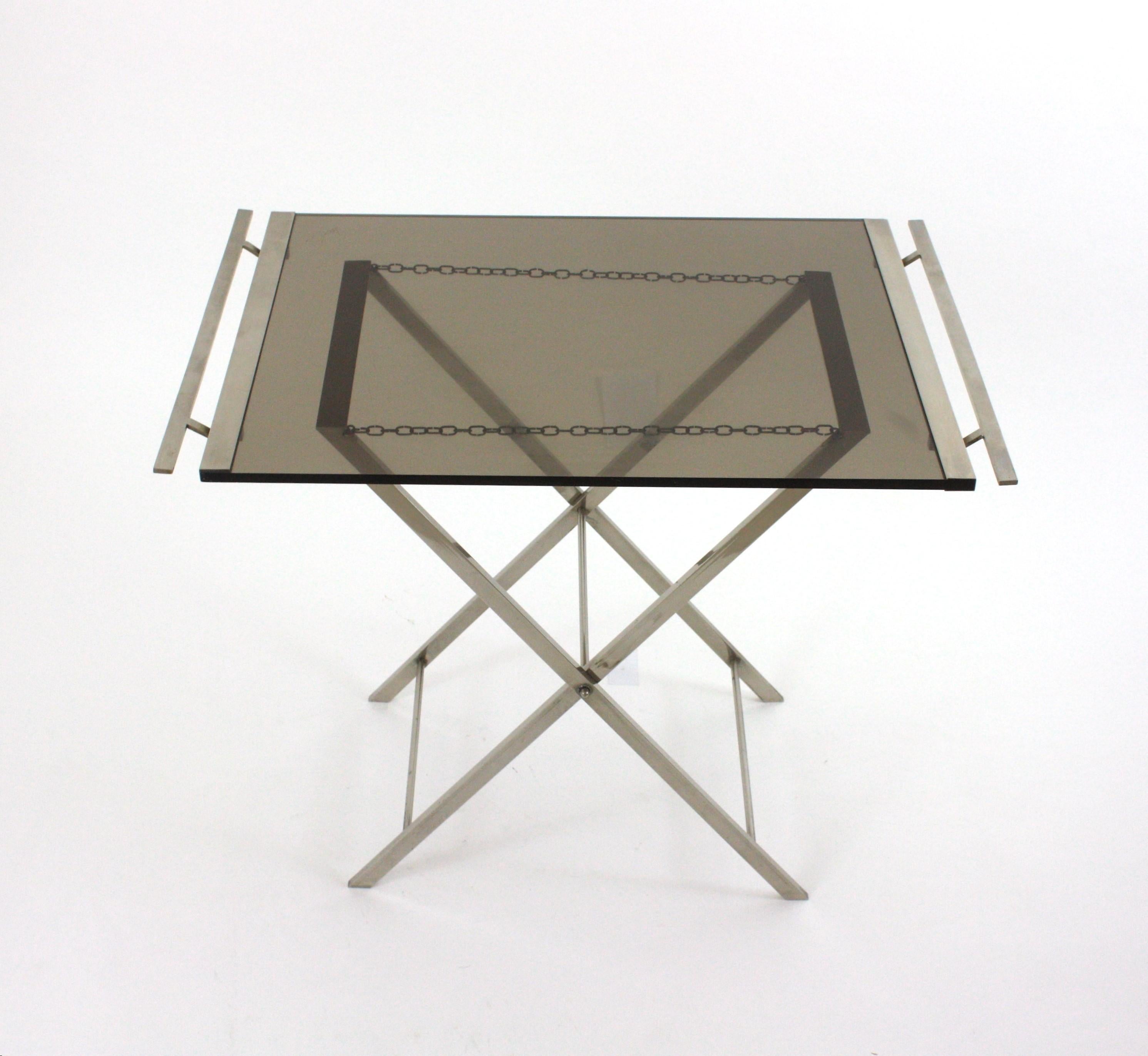 Table à plateau pliant/table de cocktail en lucite fumée et chrome, France, 1970 en vente 13
