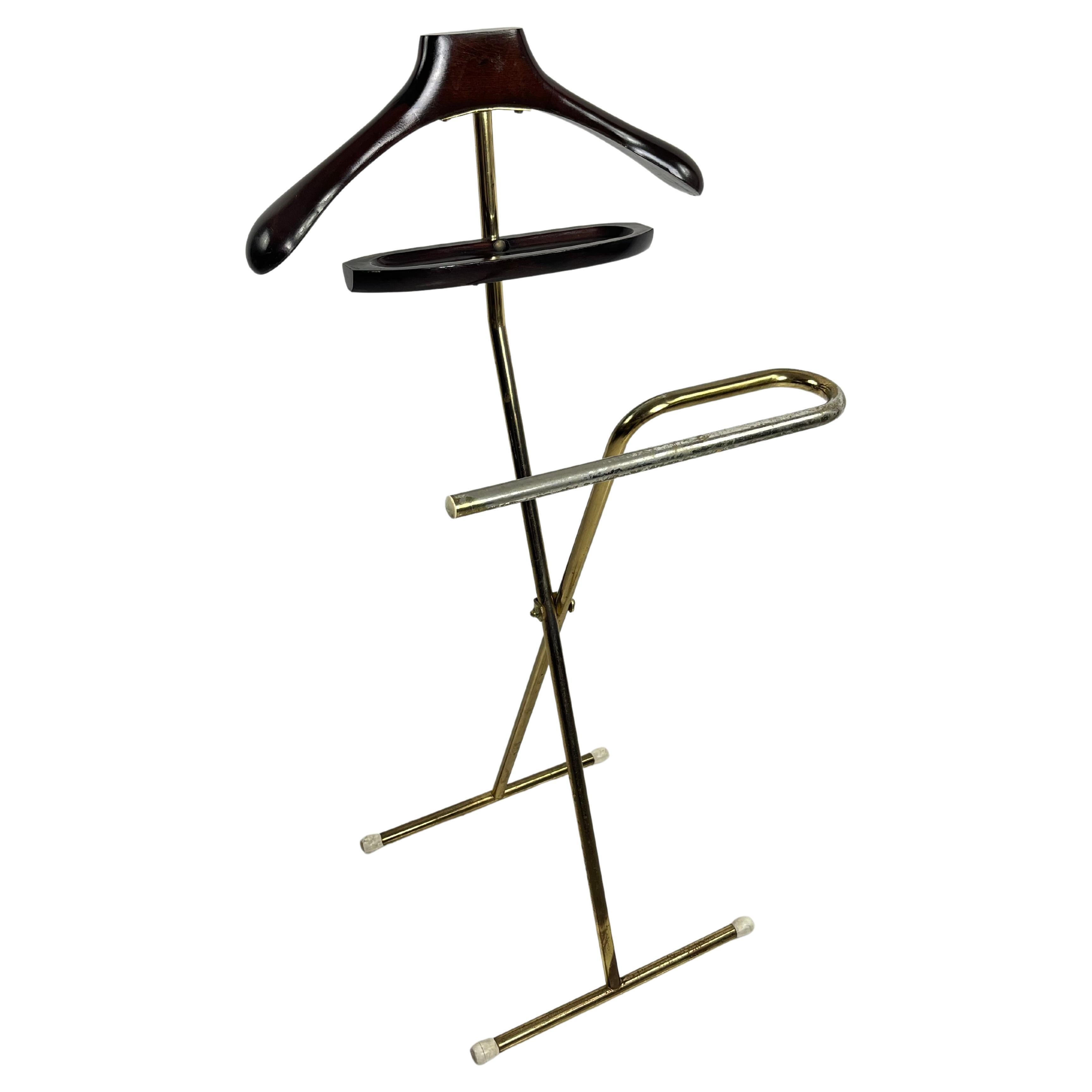 Folding Valet Stand Attributed To Ico Parisi  Mid-century Beech and Gilt Metal  For Sale