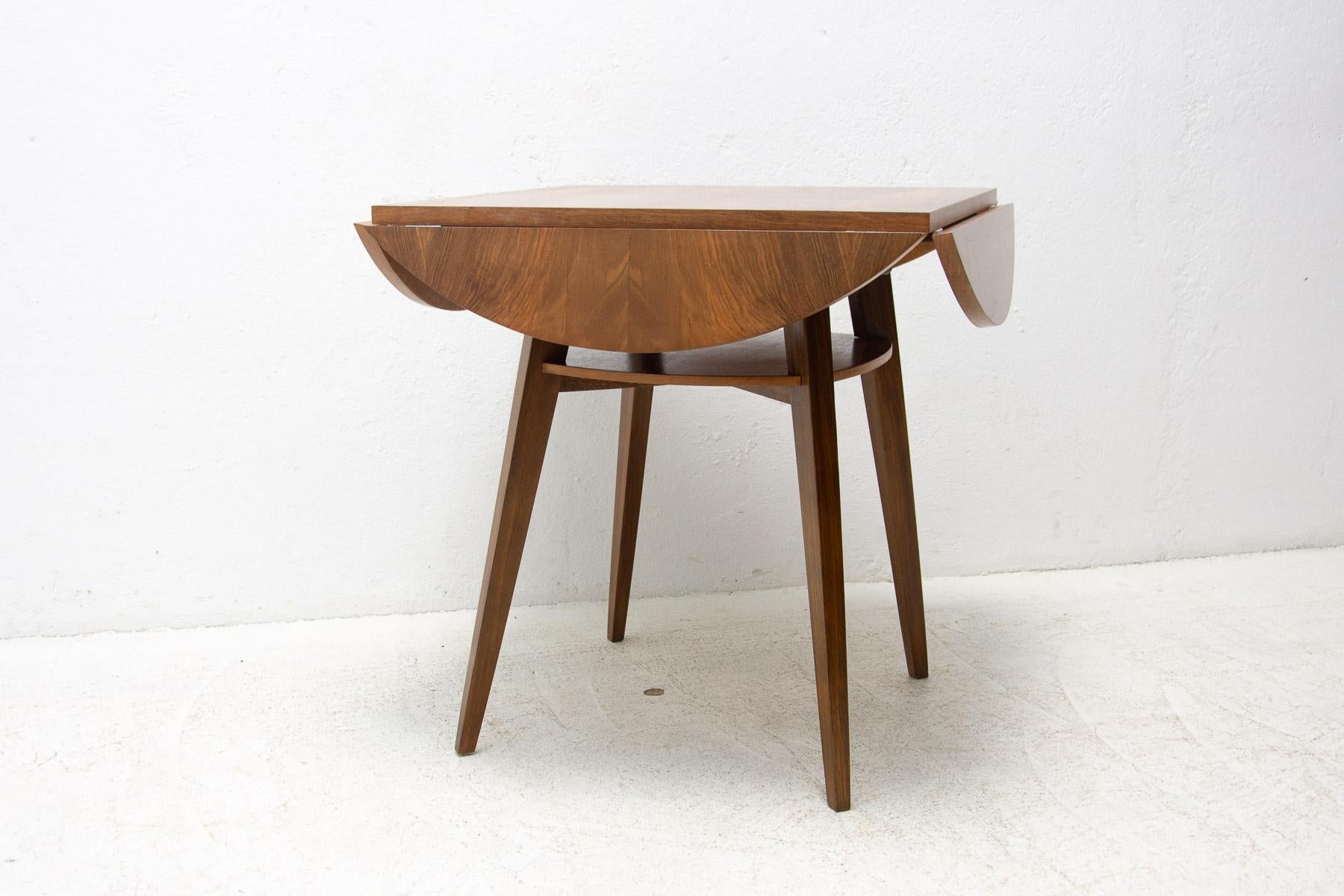 Folding Walnut Coffee Table from the 1950s, Czechoslovakia For Sale 6