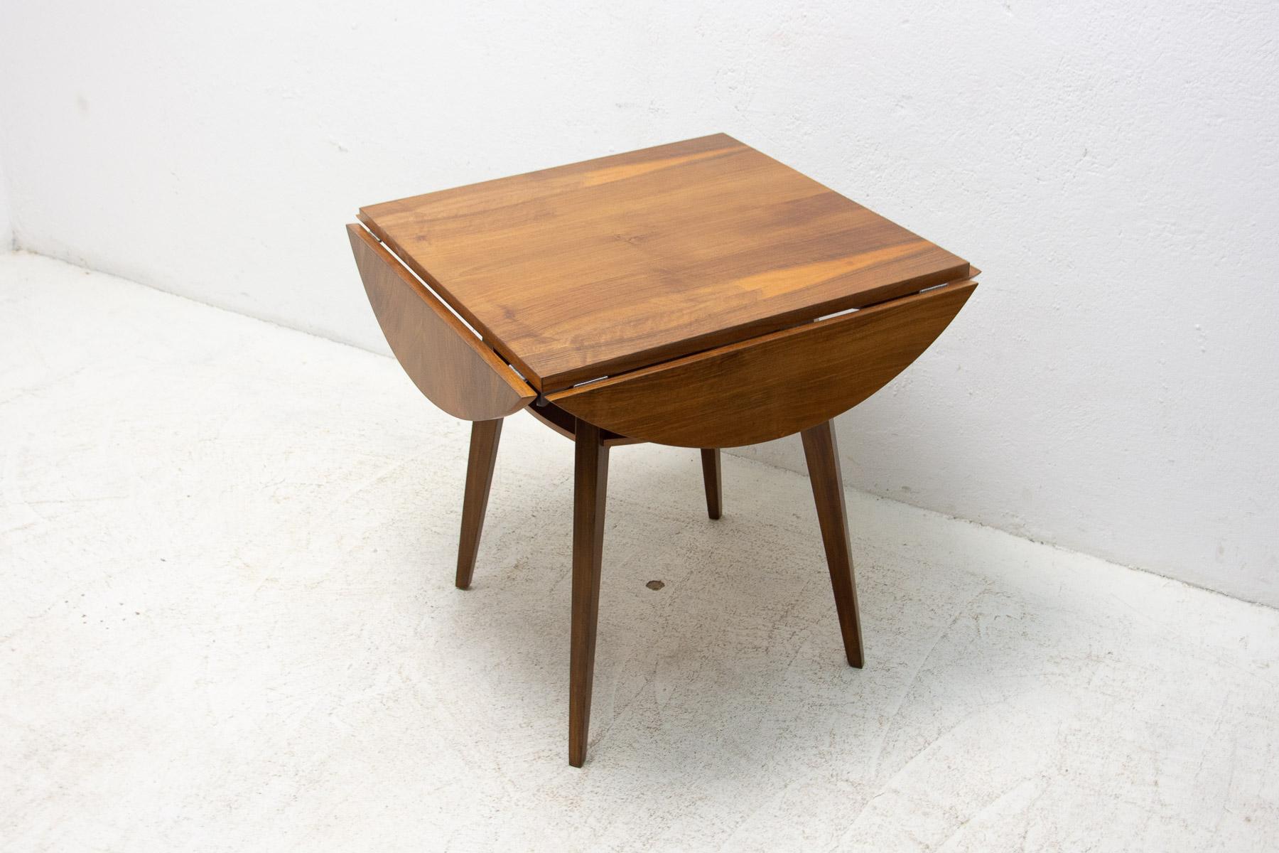 Folding Walnut Coffee Table from the 1950s, Czechoslovakia For Sale 8