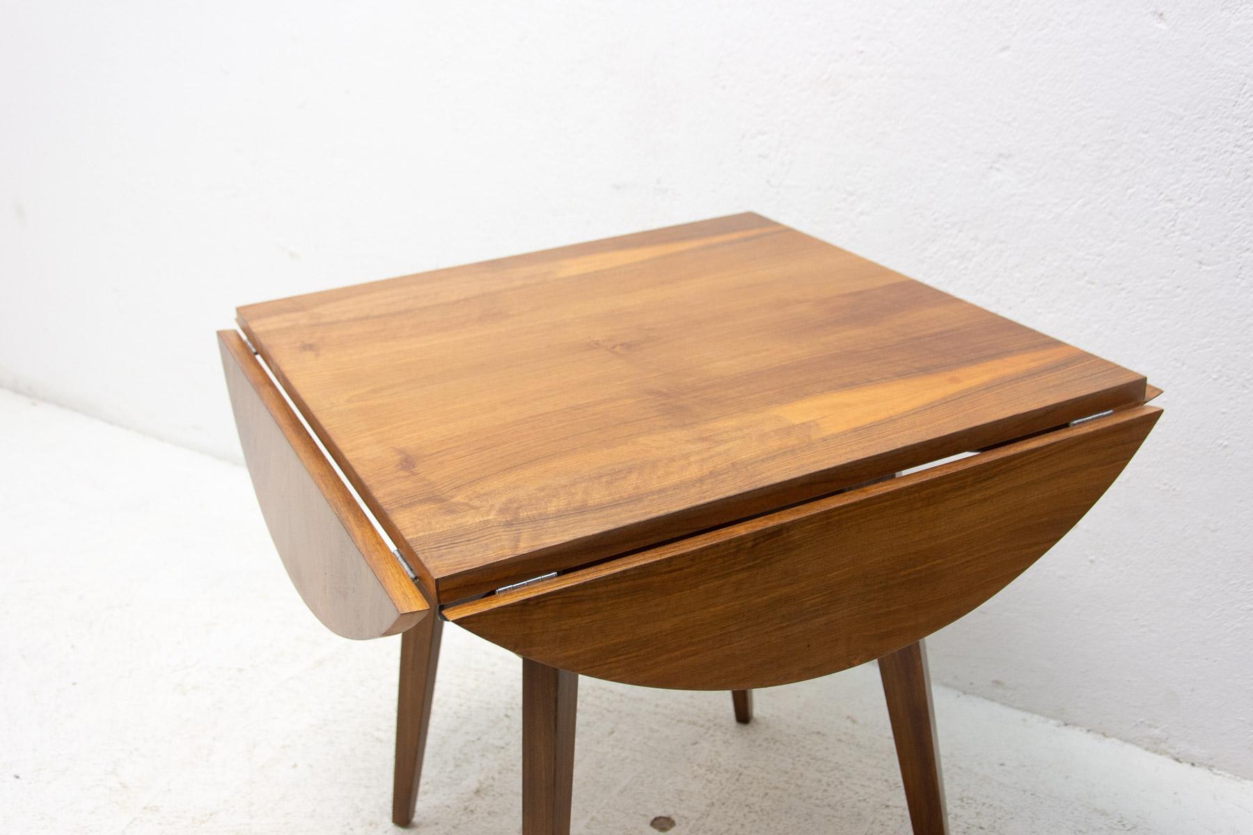 Folding Walnut Coffee Table from the 1950s, Czechoslovakia For Sale 12
