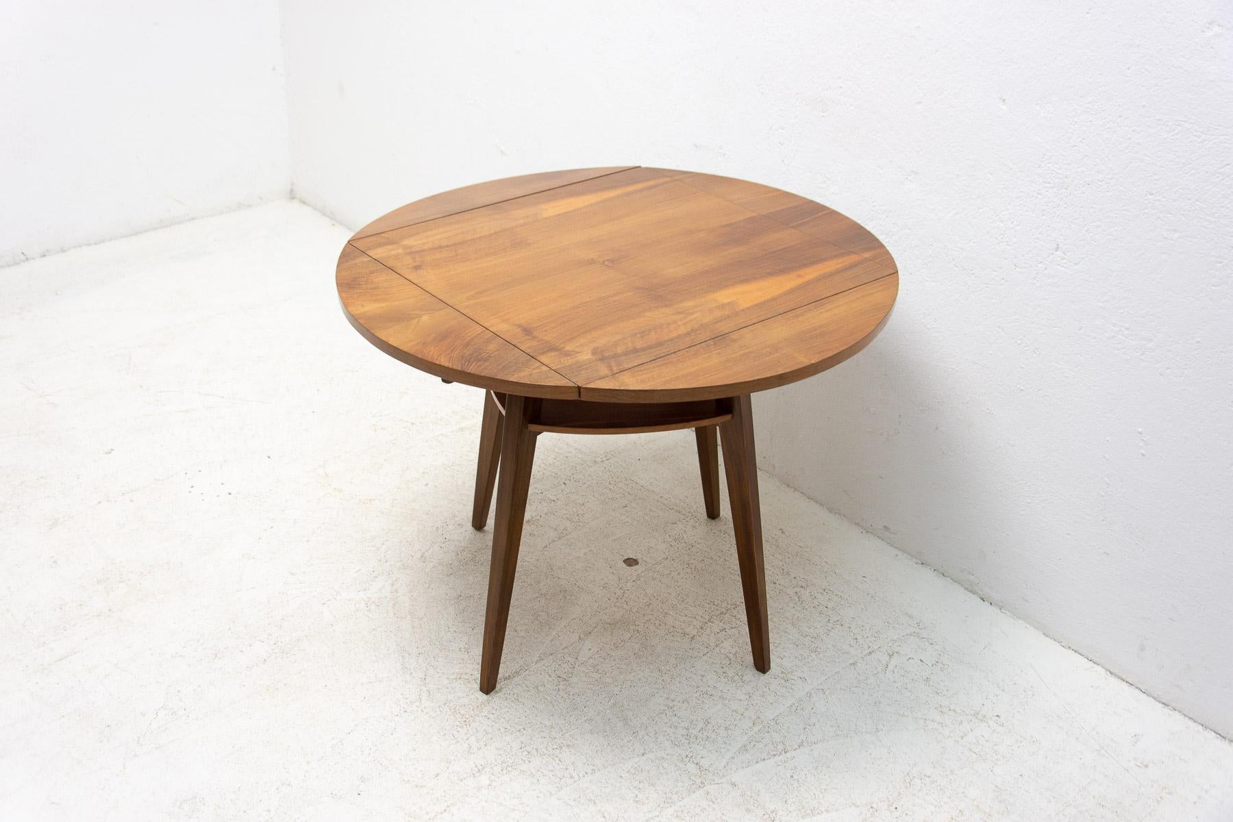 20th Century Folding Walnut Coffee Table from the 1950s, Czechoslovakia For Sale