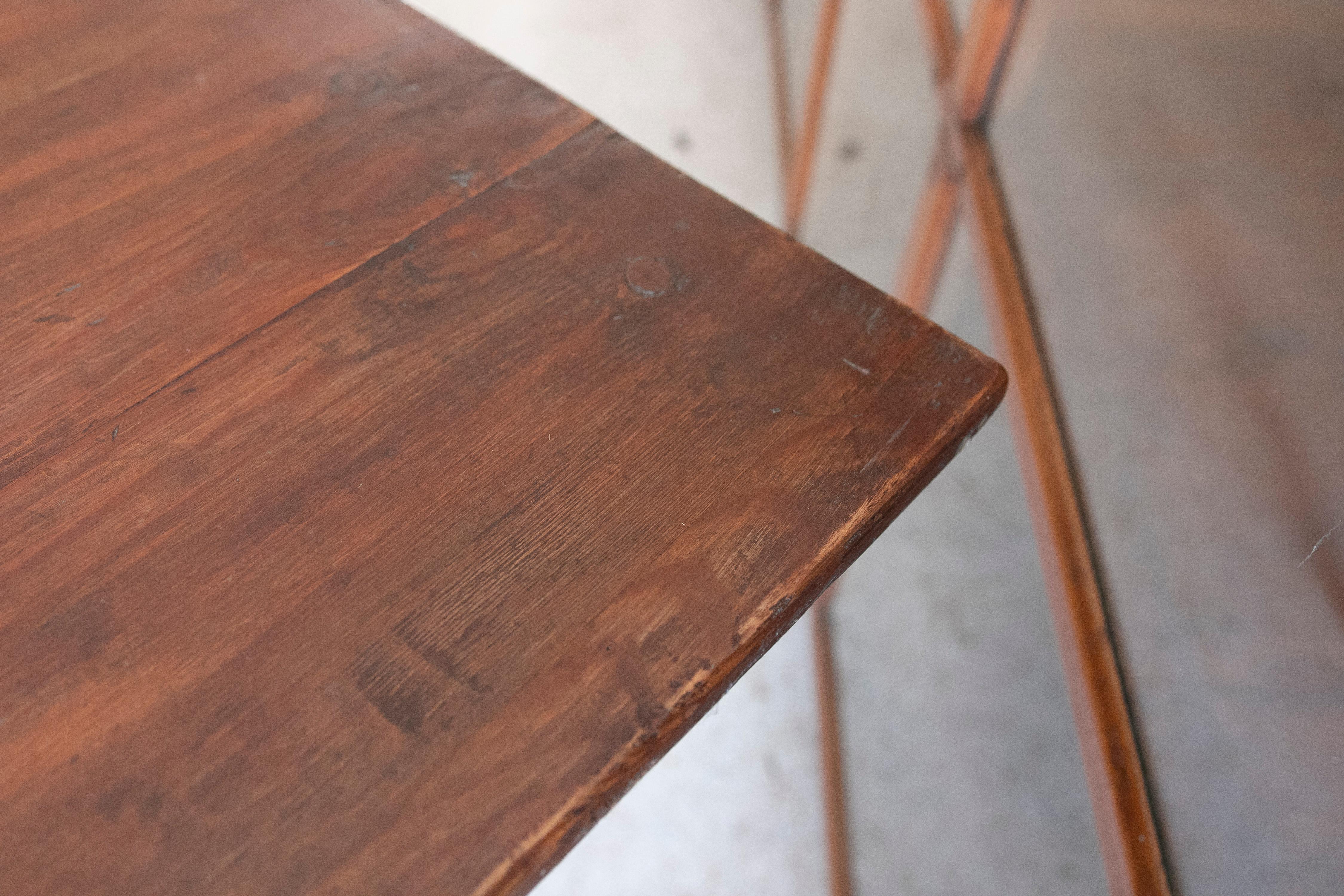 Table d'appoint pliante en bois avec tiroirs latéraux en vente 5