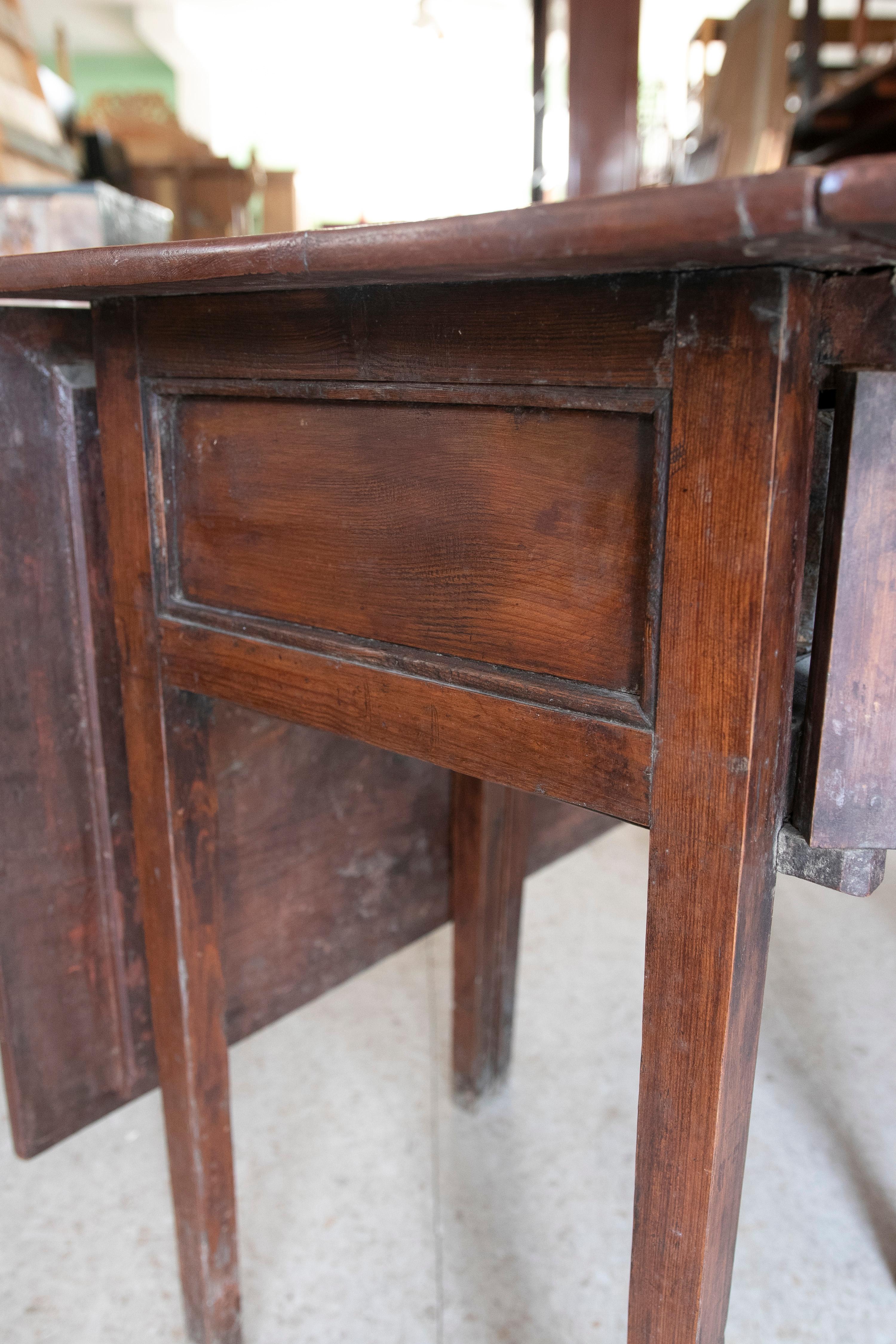 Table d'appoint pliante en bois avec tiroirs latéraux en vente 9