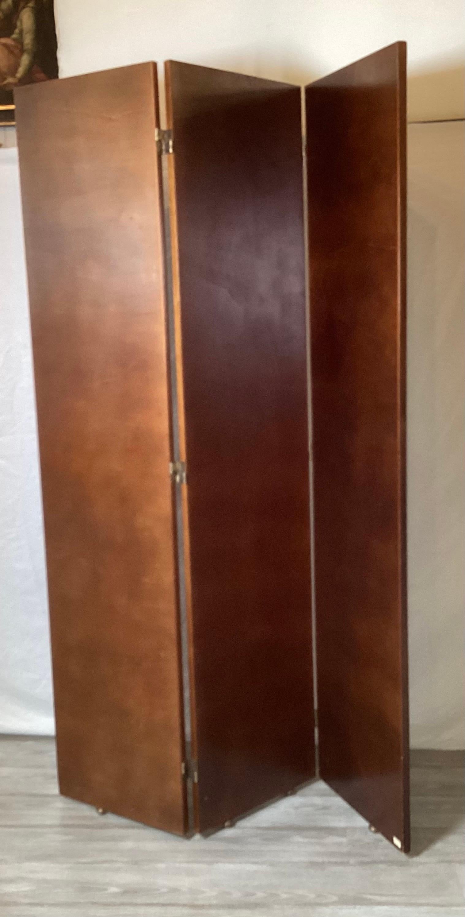 Foldong Library Screen With Faux Leather Book Motiff For Sale 3