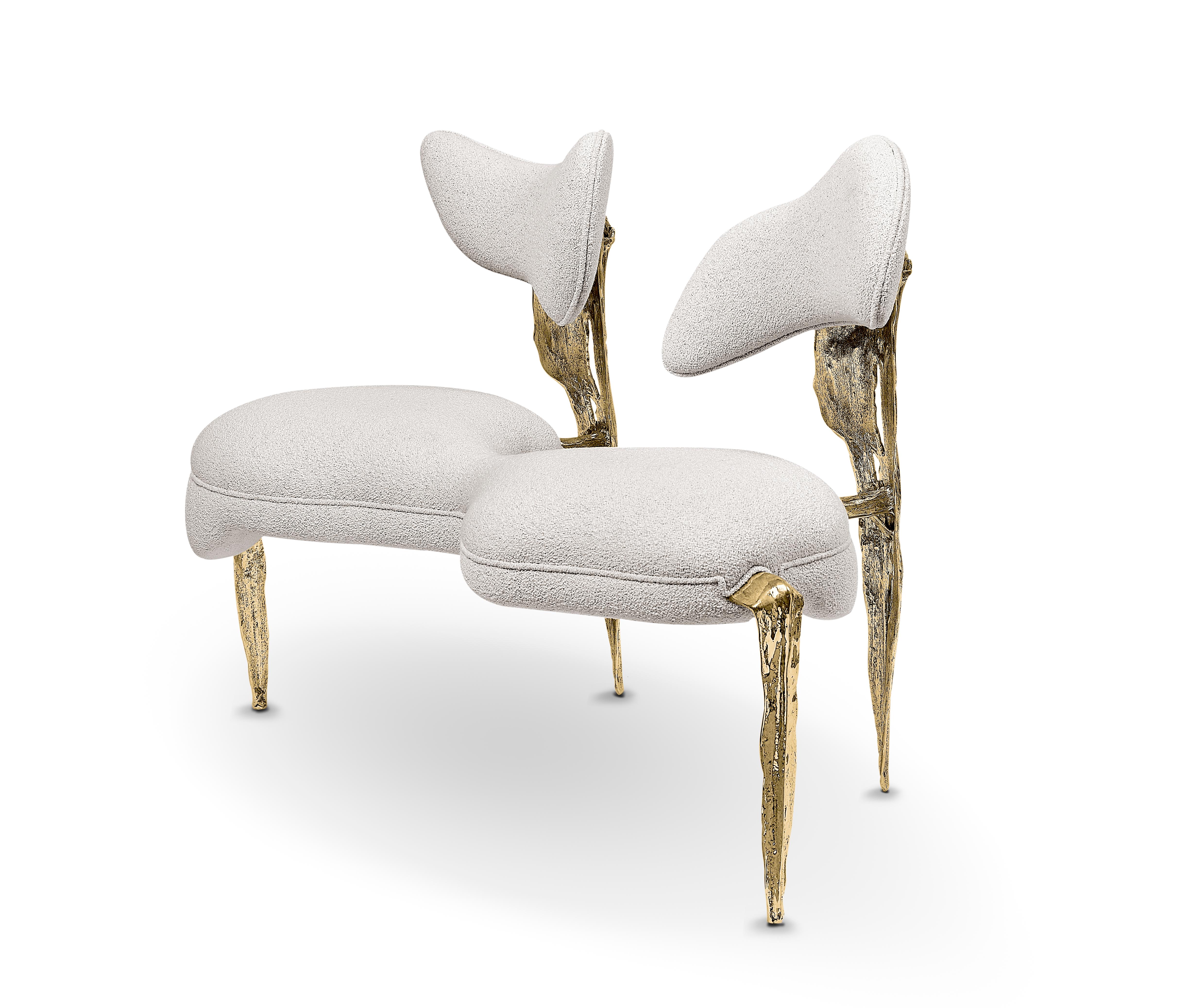 Fauteuil Folia en structure dorée laiton et tissu blanc doux Neuf - En vente à Porto, PT