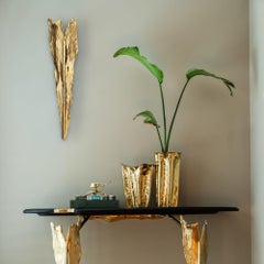 Folia – Organic Brass Wall Lamp with Sculptural Design