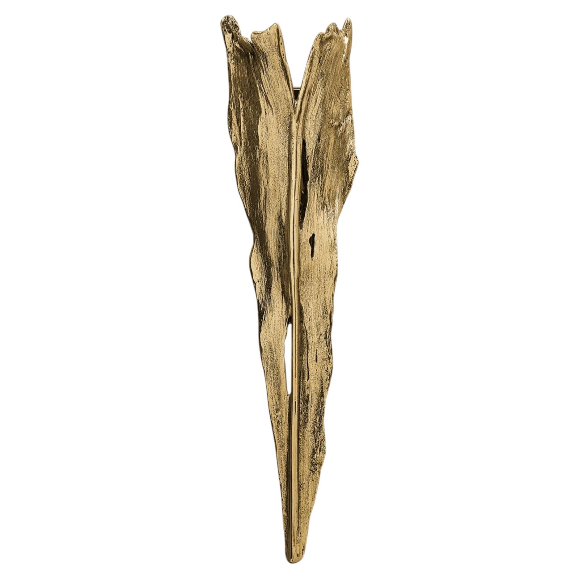 Folia – Organic Brass Wall Lamp with Sculptural Design