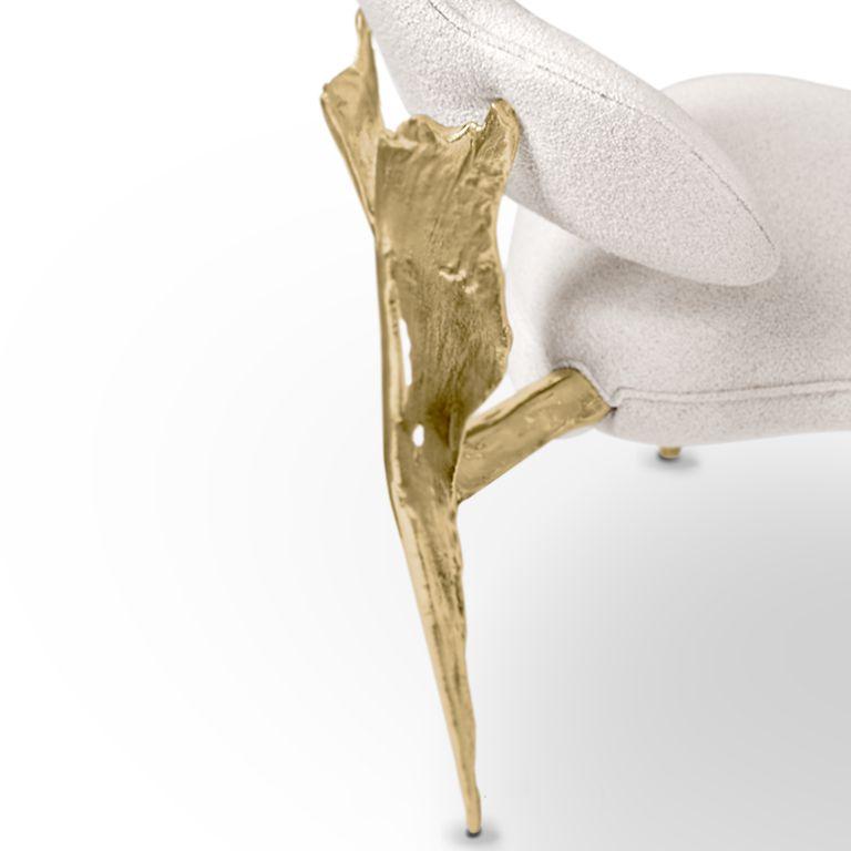 Hand-Crafted Folia - Sculptural Chair in Off-White Finish with Organic Silhouette For Sale