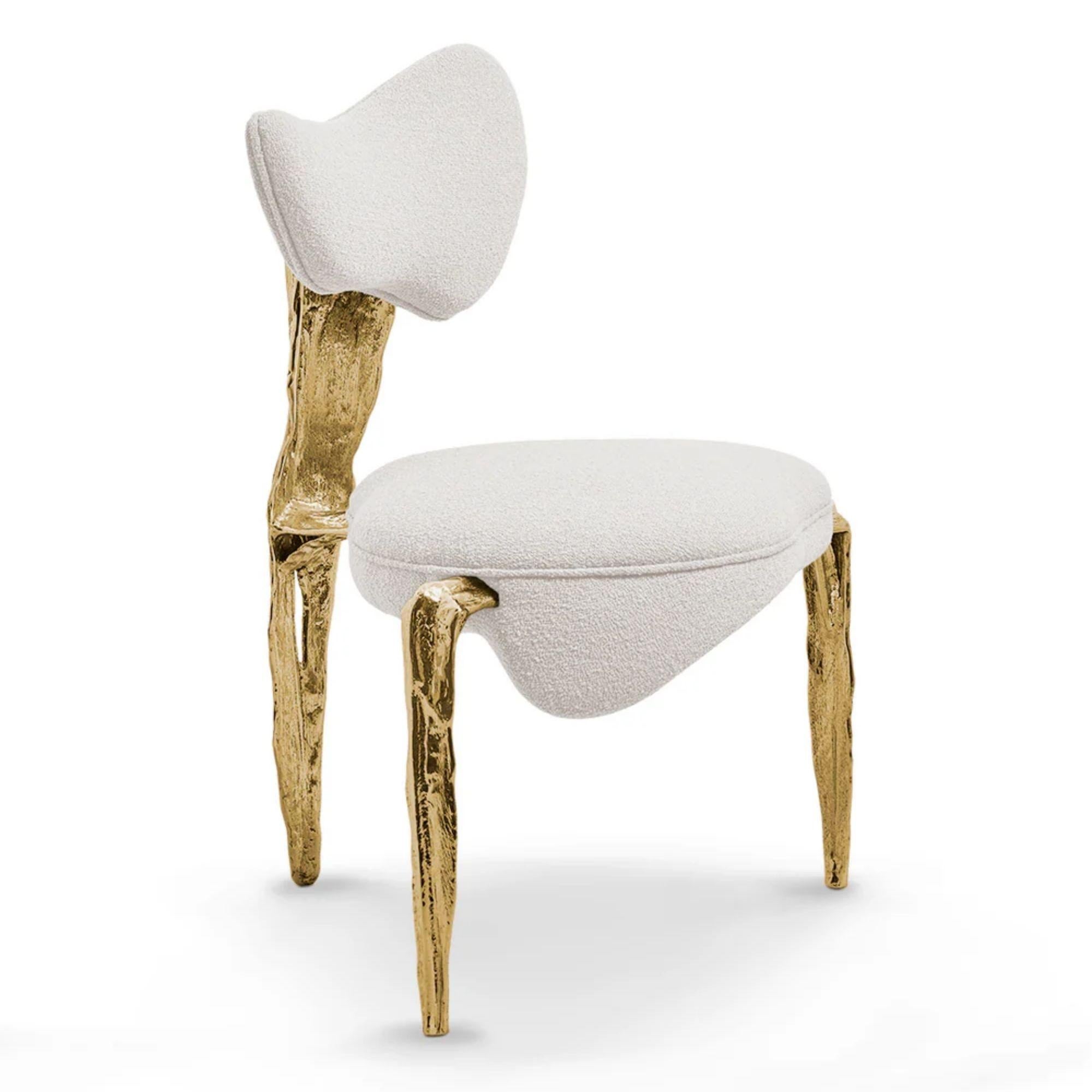 Folia - Sculptural Chair in Off-White Finish with Organic Silhouette