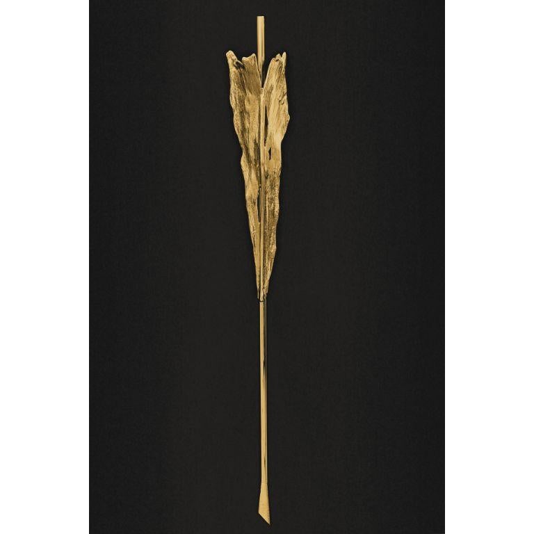 Varnished Folia Torch – Polished Brass Wall Light Inspired by Palm Tree Trunk For Sale