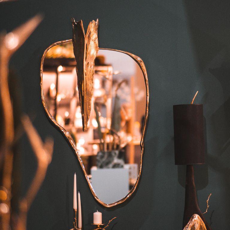 Folia Wall Mirror: Polished Brass Elegance - Reflect and Illuminate Your Space In New Condition In Porto, PT