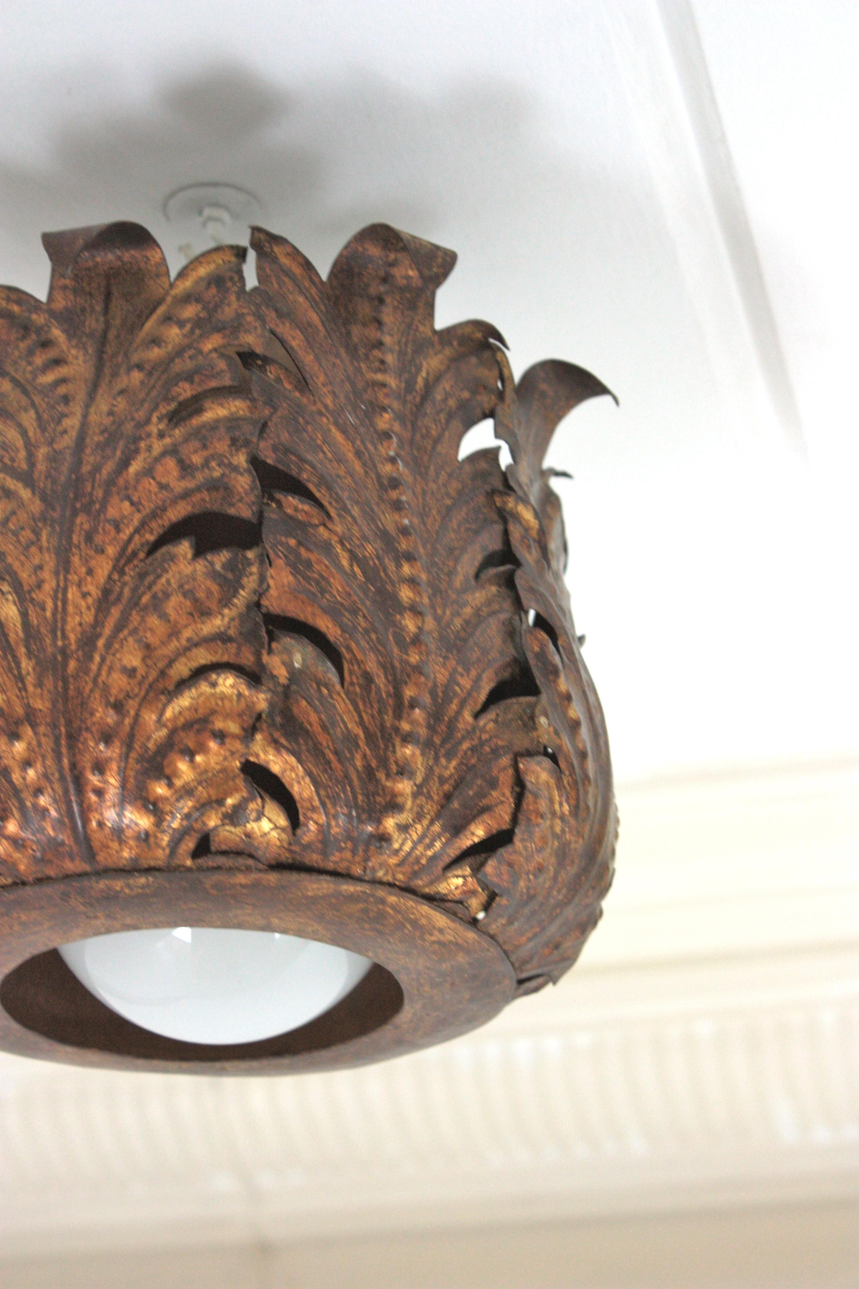 Foliage Crown Ceiling Light Fixture in Gilt Metal For Sale 7