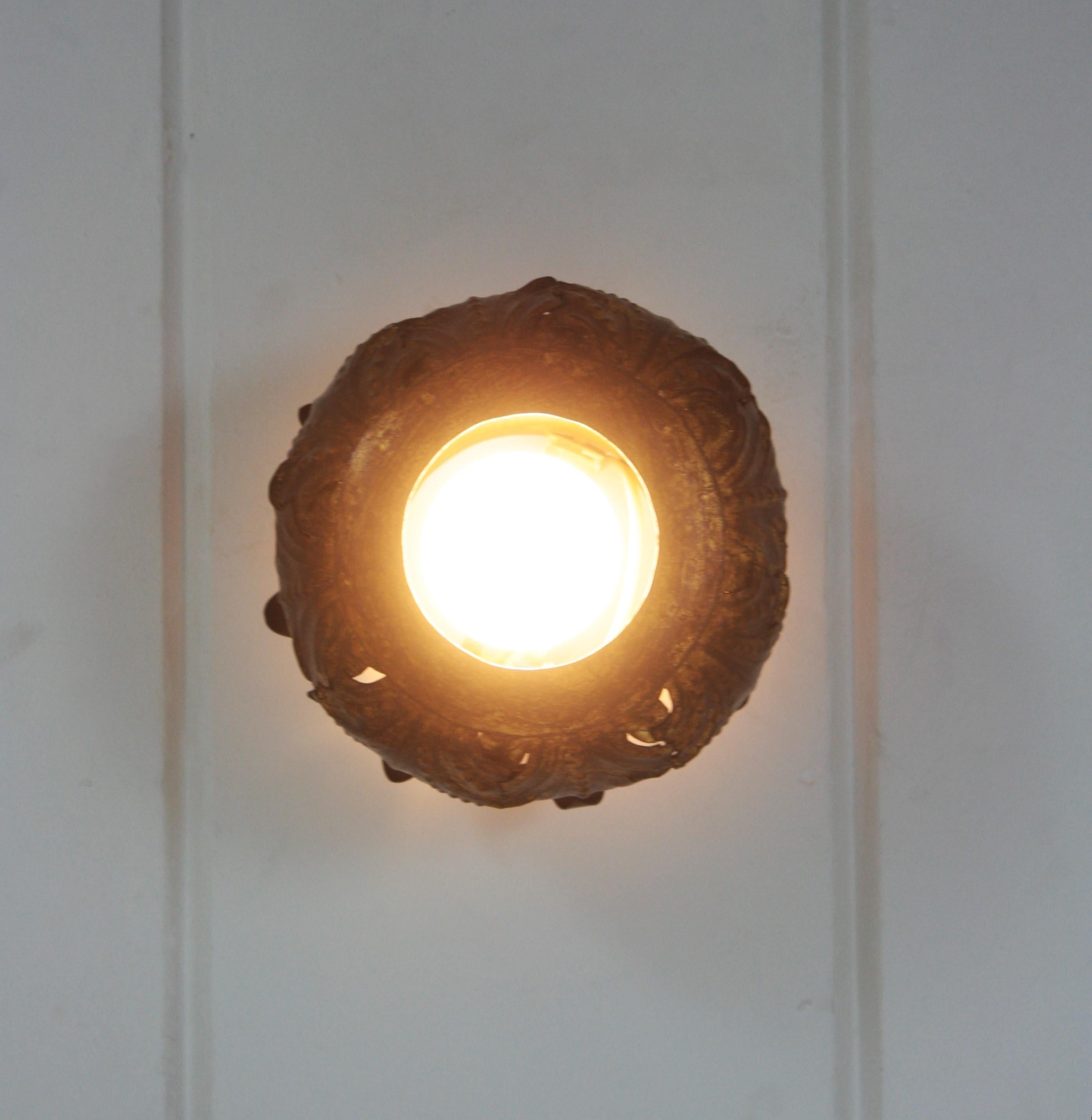 Foliage Crown Ceiling Light Fixture in Gilt Metal For Sale 9