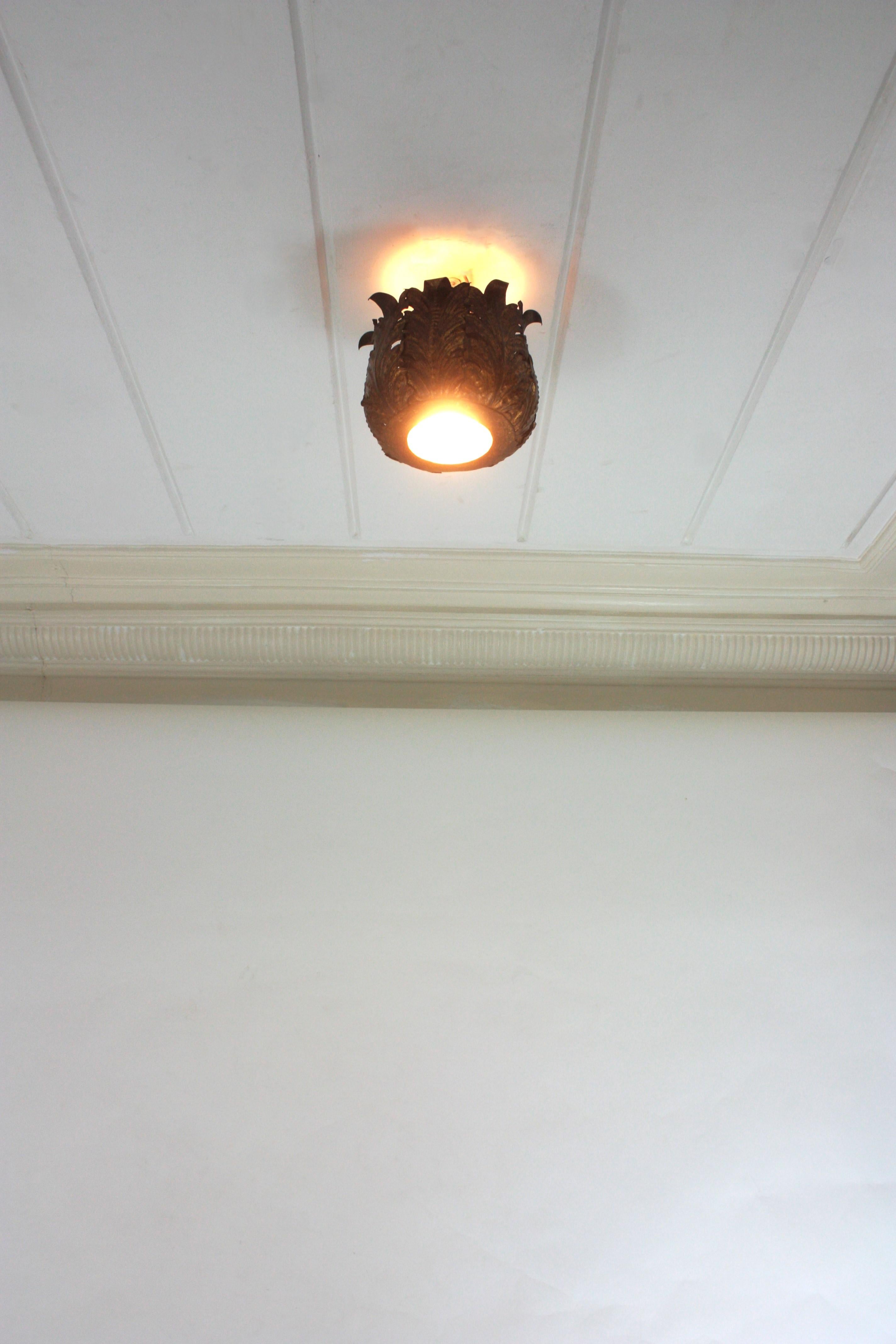 Foliage Crown Ceiling Light Fixture in Gilt Metal For Sale 3