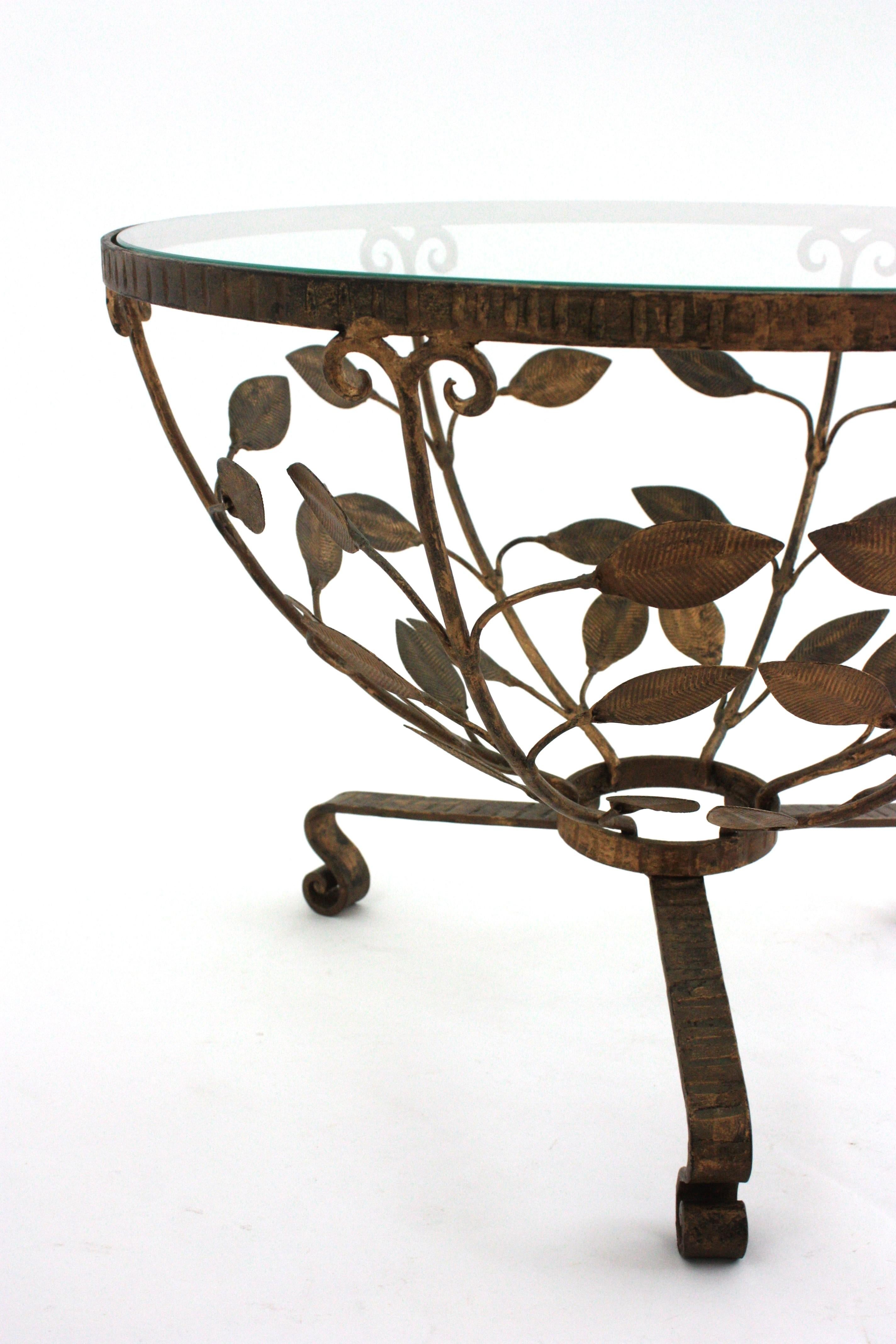 Foliage Drinks Coffee Table / Side Table in Gilt Iron by Ferro Art, Spain 1950 For Sale 3
