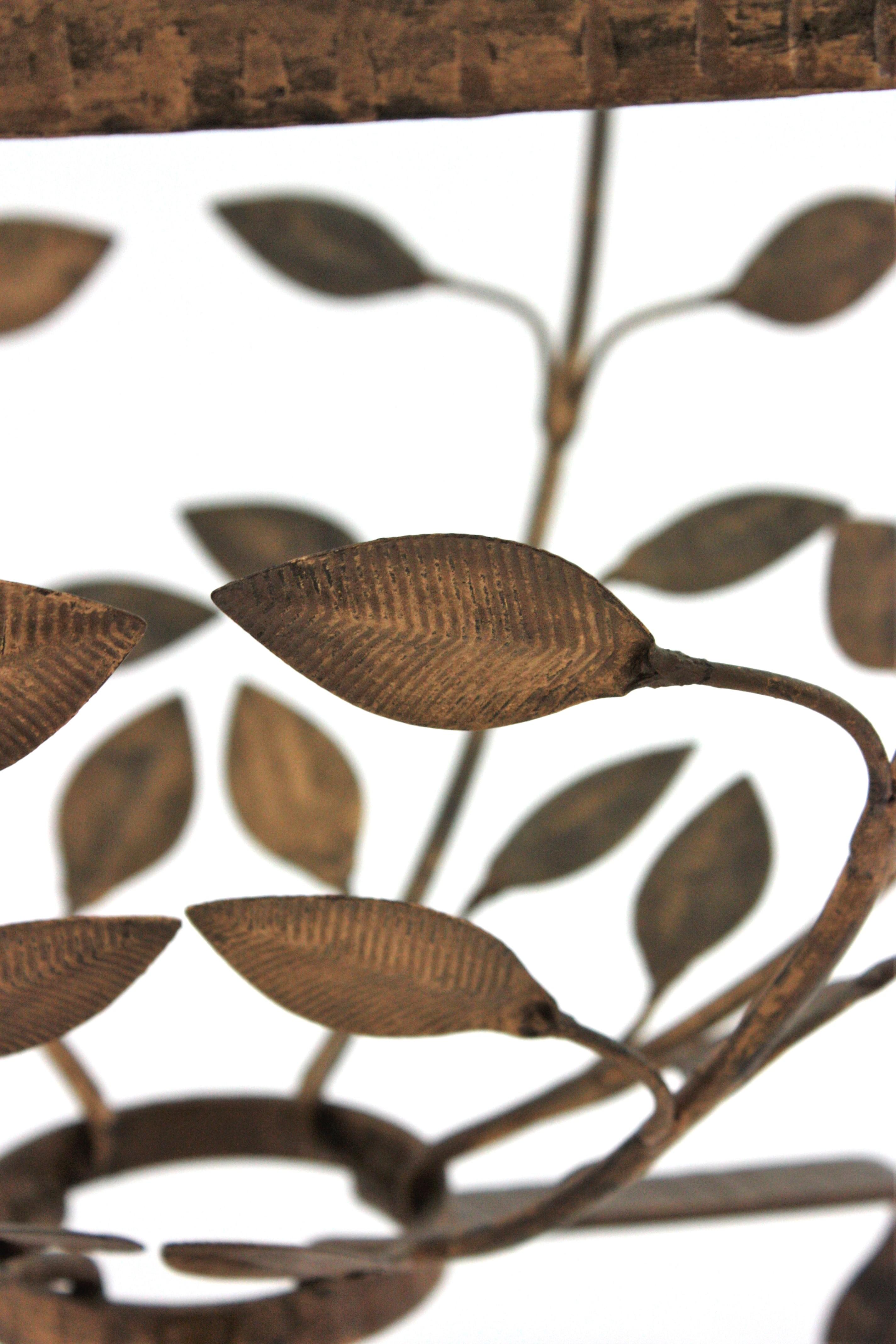 Foliage Drinks Coffee Table / Side Table in Gilt Iron by Ferro Art, Spain 1950 For Sale 5