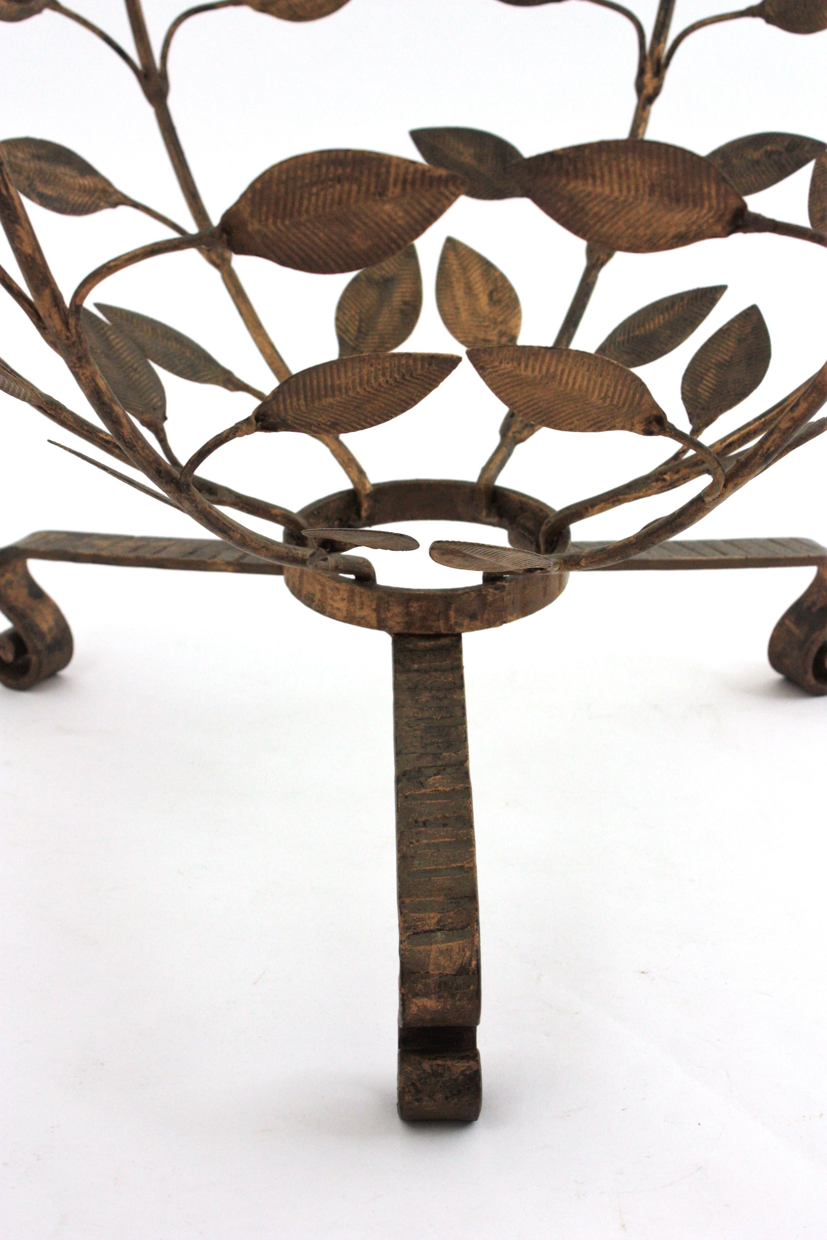 Foliage Drinks Coffee Table / Side Table in Gilt Iron by Ferro Art, Spain 1950 For Sale 6