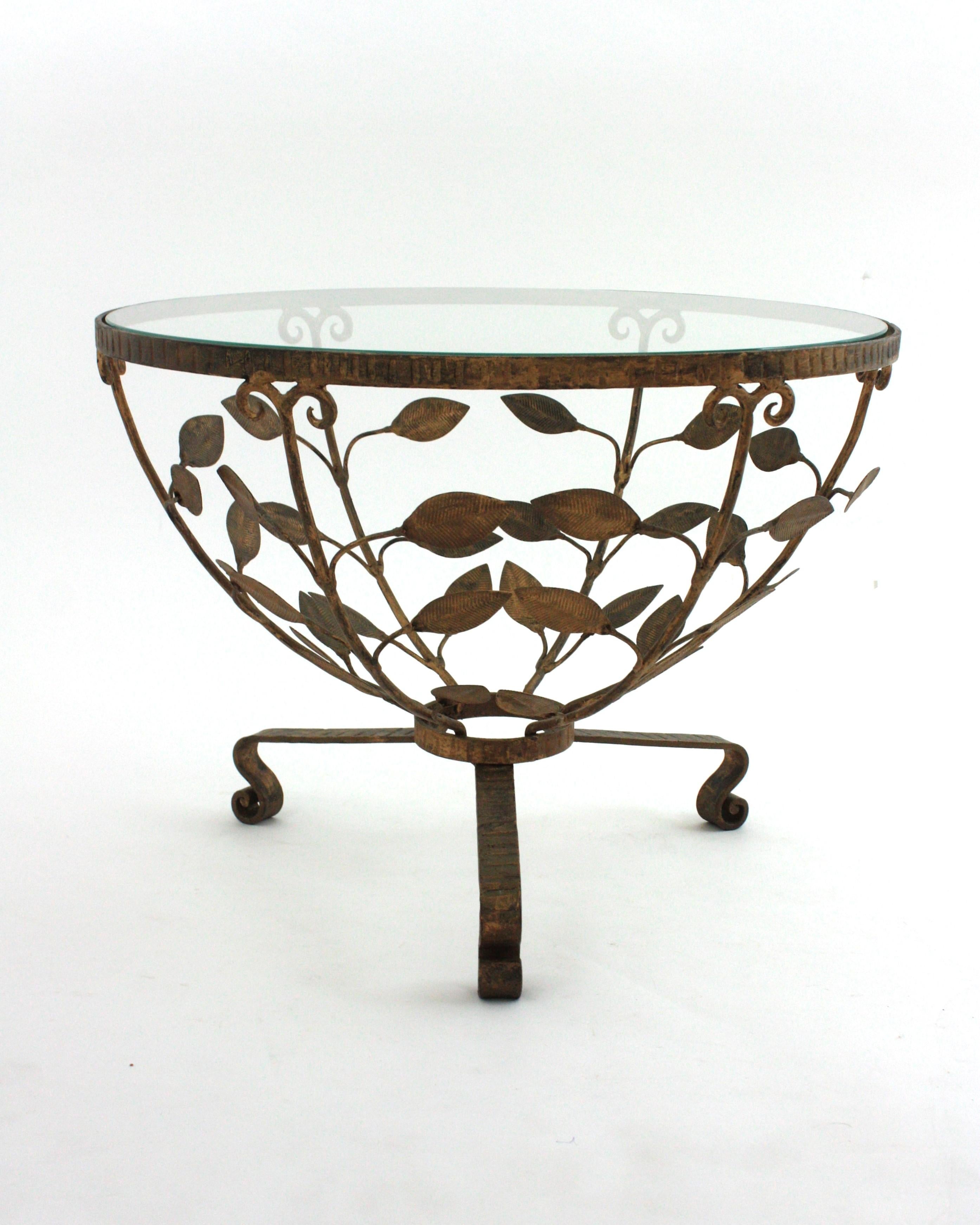 Foliage Drinks Coffee Table / Side Table in Gilt Iron by Ferro Art, Spain 1950 In Good Condition For Sale In Barcelona, ES