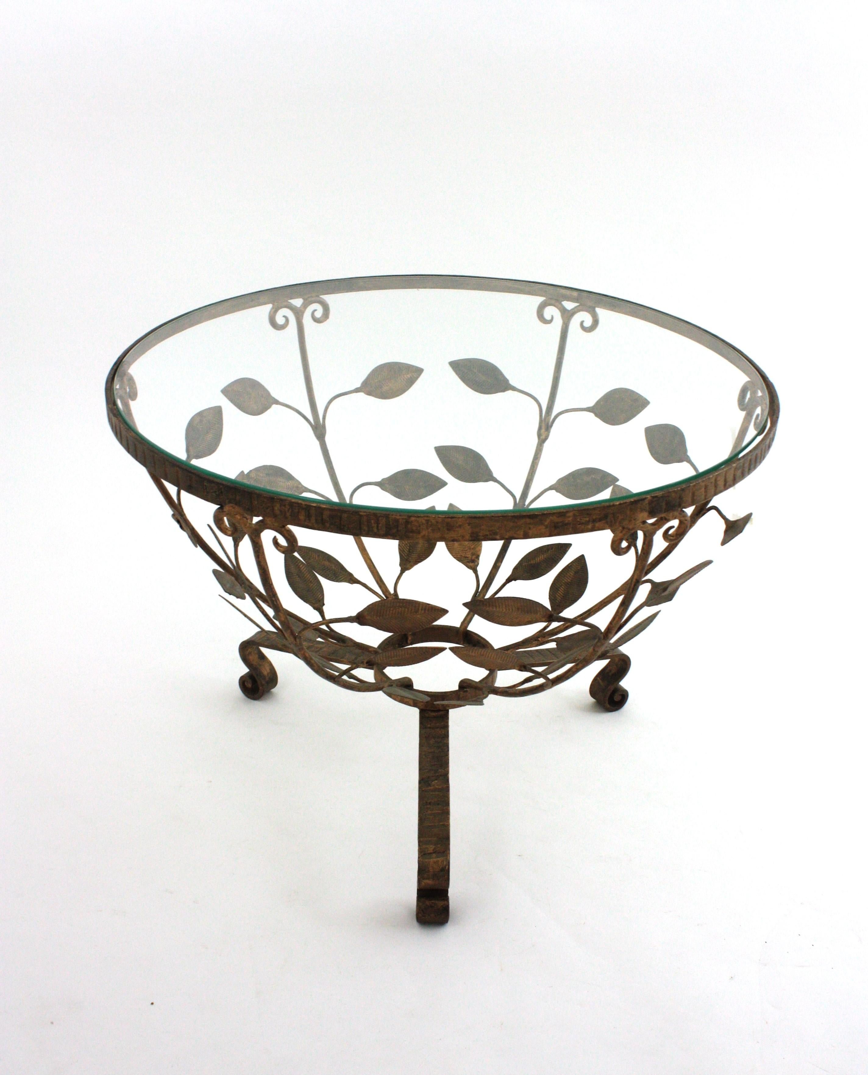 20th Century Foliage Drinks Coffee Table / Side Table in Gilt Iron by Ferro Art, Spain 1950 For Sale