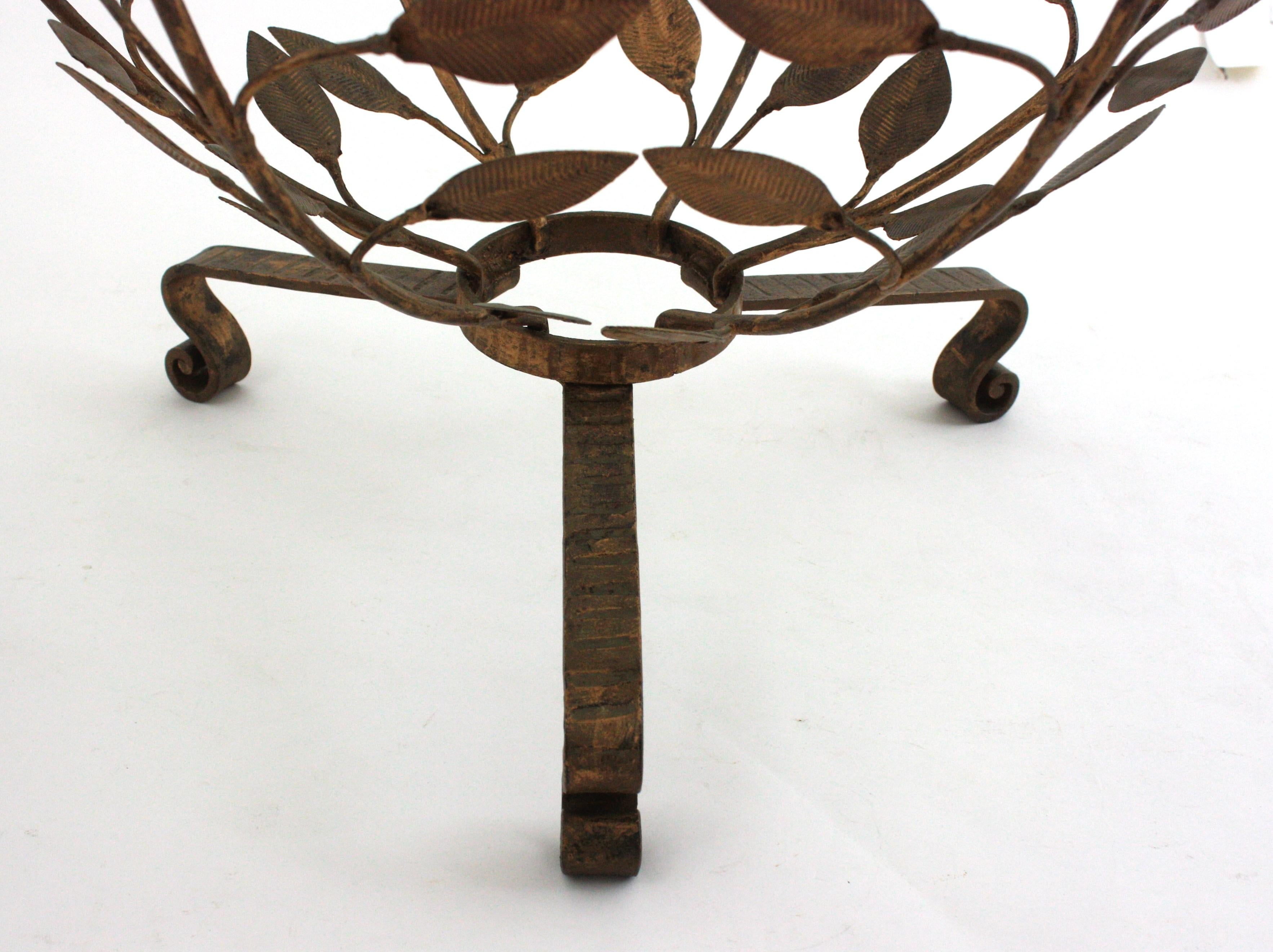 Foliage Drinks Coffee Table / Side Table in Gilt Iron by Ferro Art, Spain 1950 For Sale 1