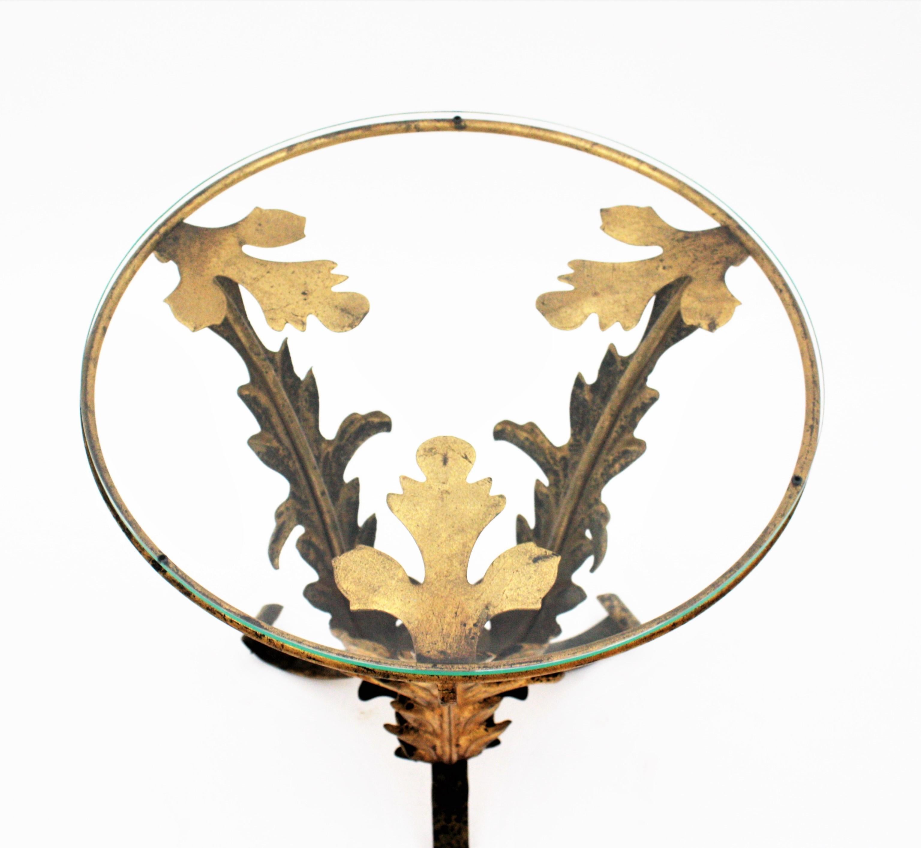 Foliage Drinks Table or Side Table in Gilt Iron, Spain, 1940s For Sale 4
