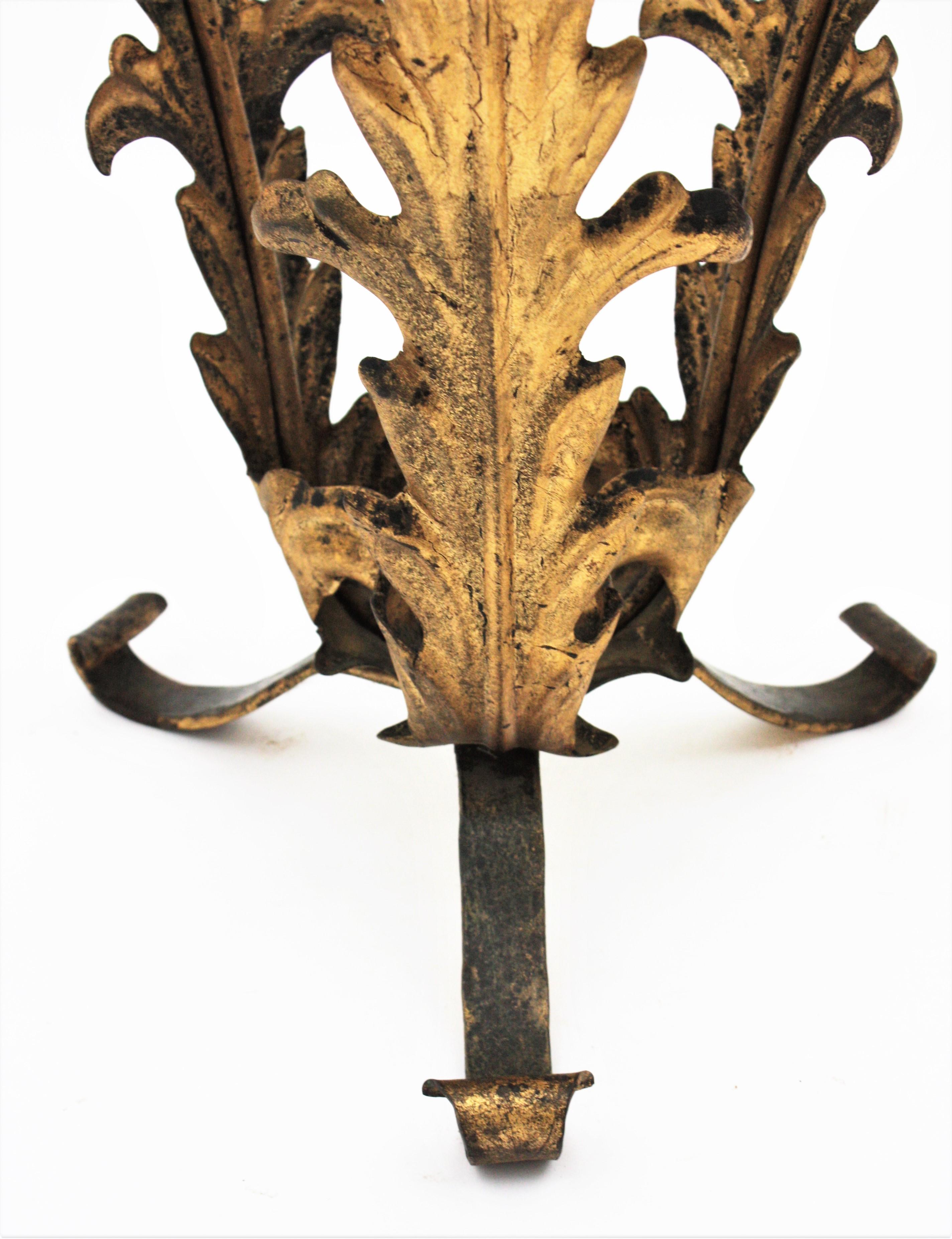 Foliage Drinks Table or Side Table in Gilt Iron, Spain, 1940s For Sale 7