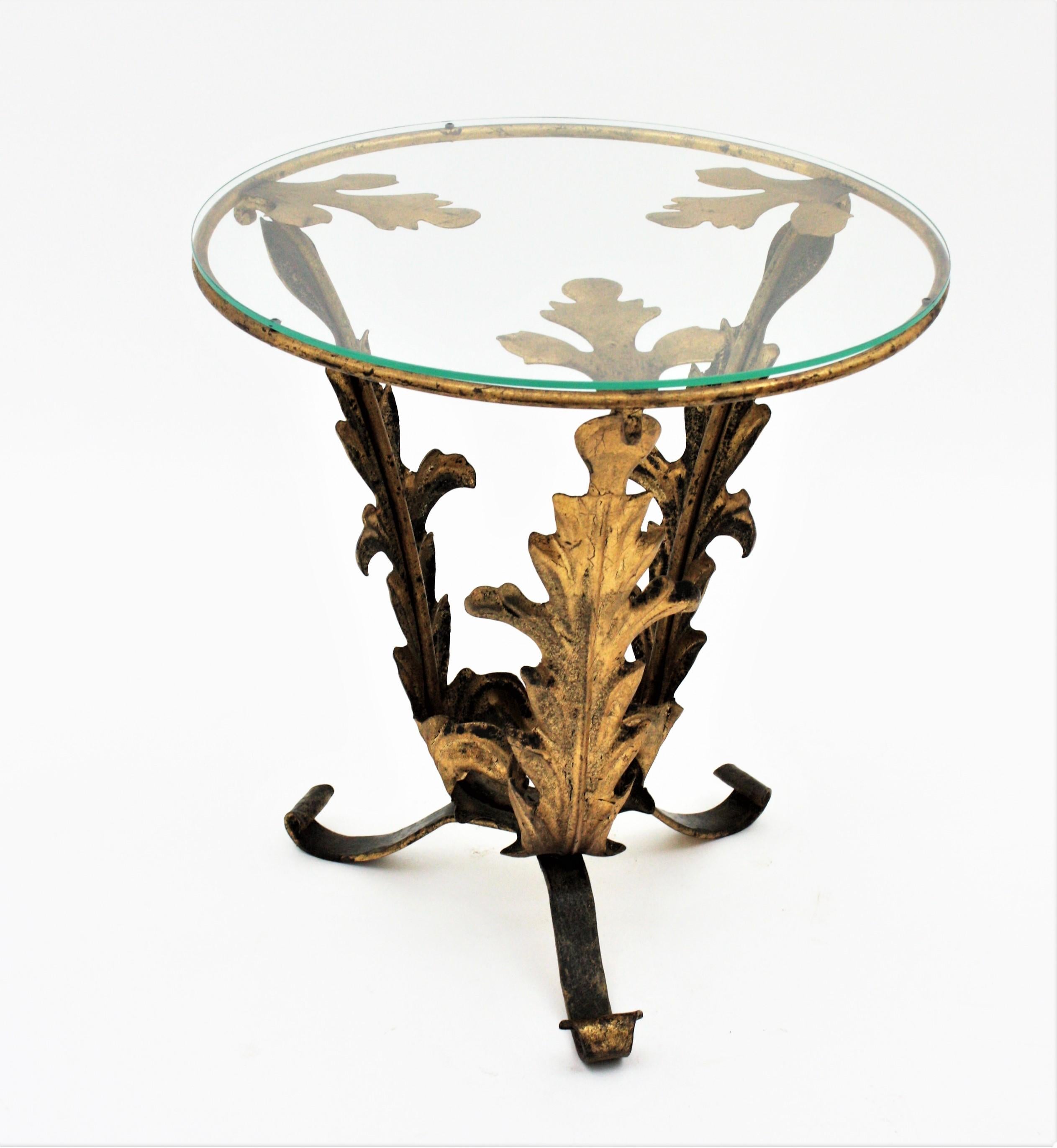 Foliage Drinks Table or Side Table in Gilt Iron, Spain, 1940s For Sale 8