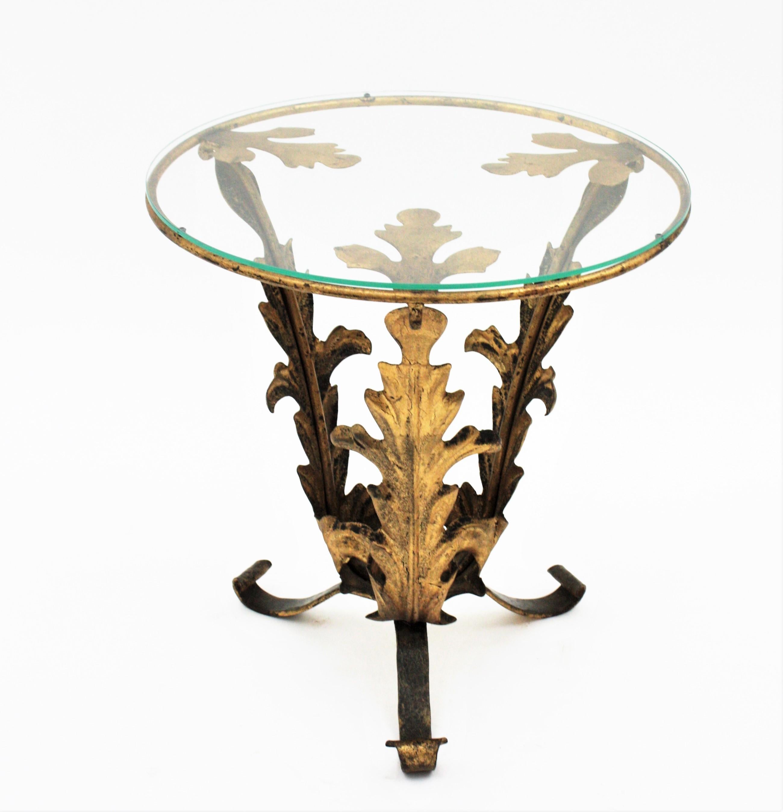 Spanish Foliage Drinks Table or Side Table in Gilt Iron, Spain, 1940s For Sale