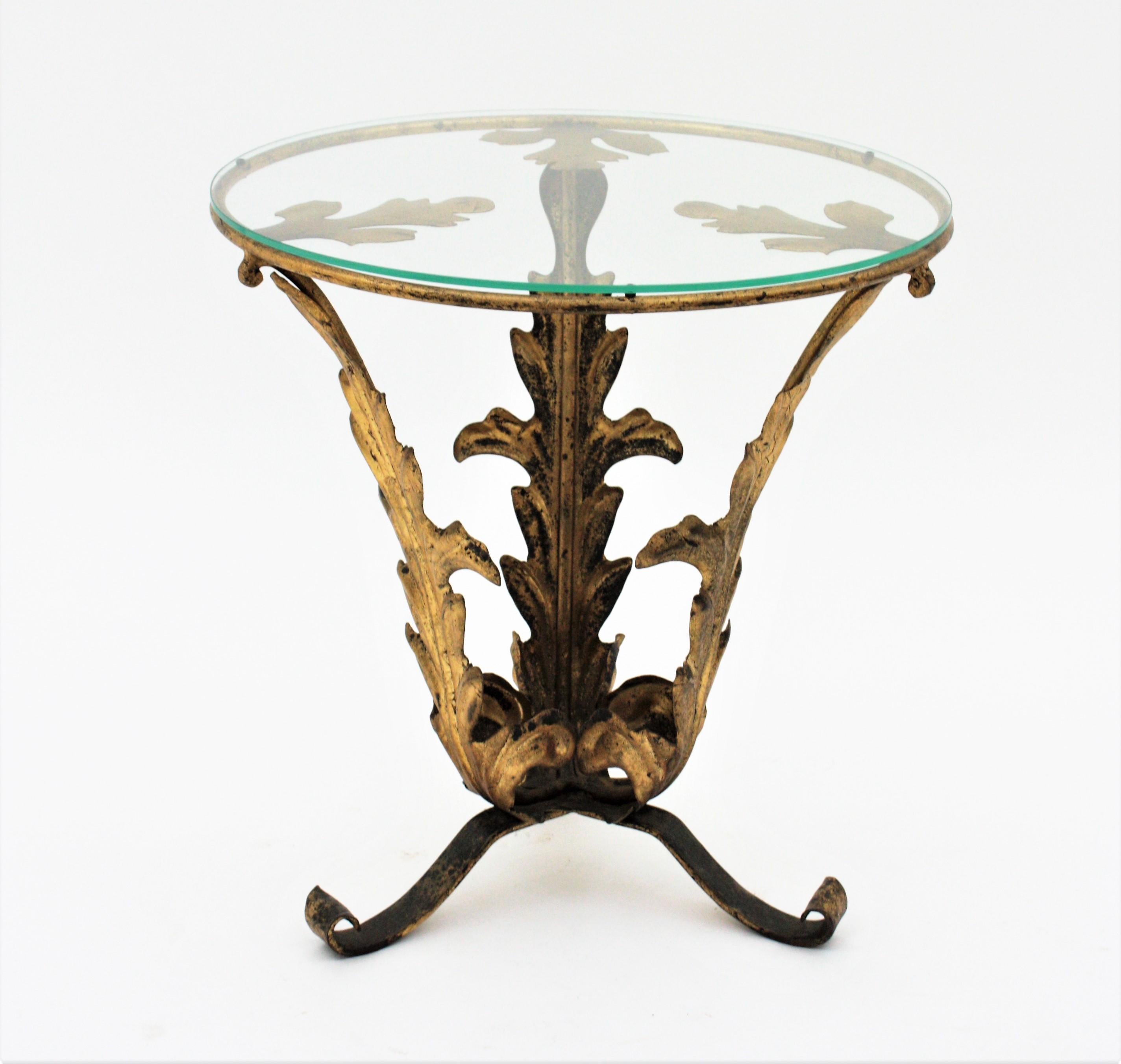Foliage Drinks Table or Side Table in Gilt Iron, Spain, 1940s For Sale 2