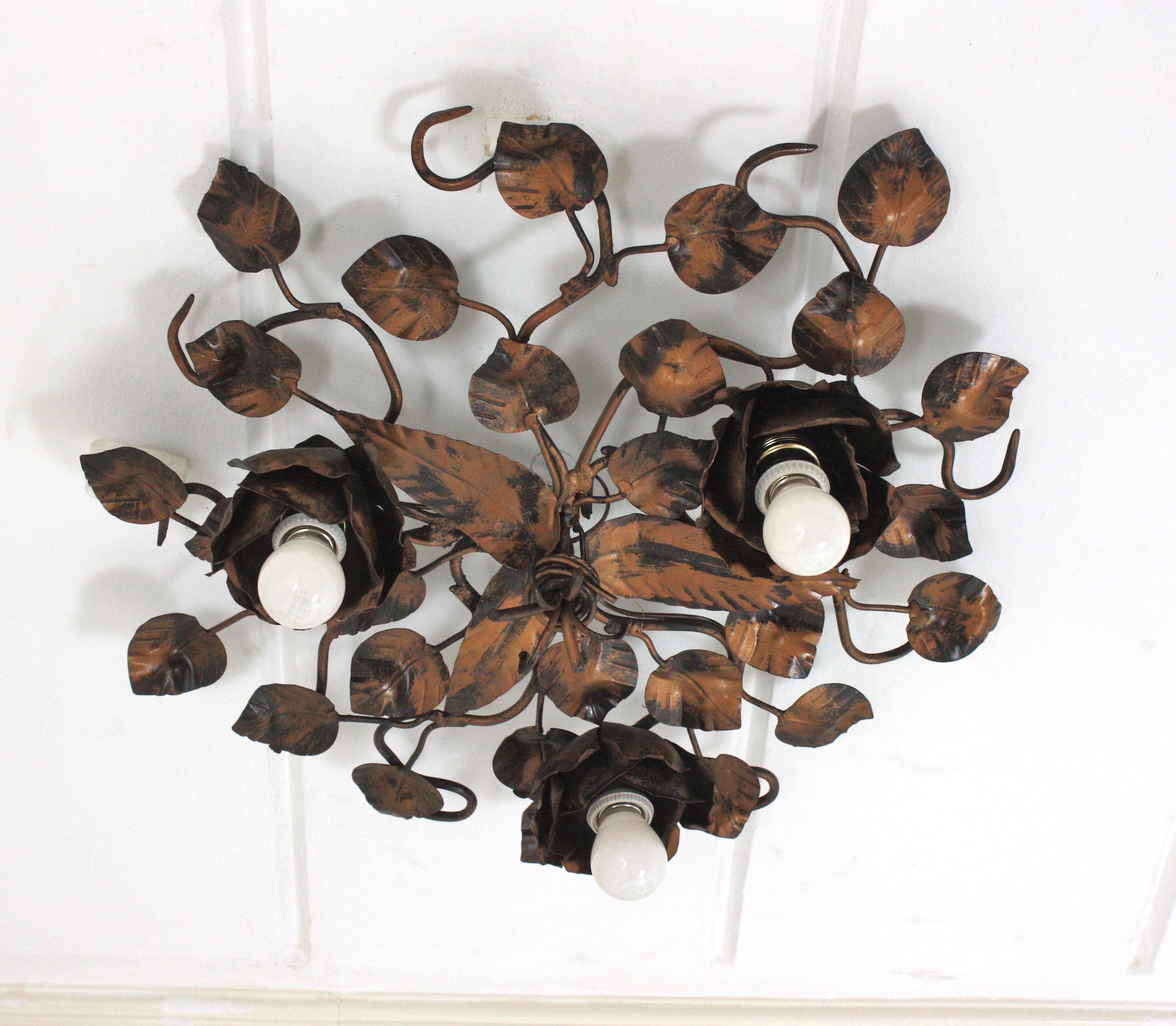 Foliage Floral Flush Mount Ceiling Light Fixture in Bronze Gilt Patinated Iron In Good Condition For Sale In Barcelona, ES