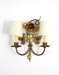Applique a due luci con motivi floreali in ferro dorato policromo, Francia, anni '40
