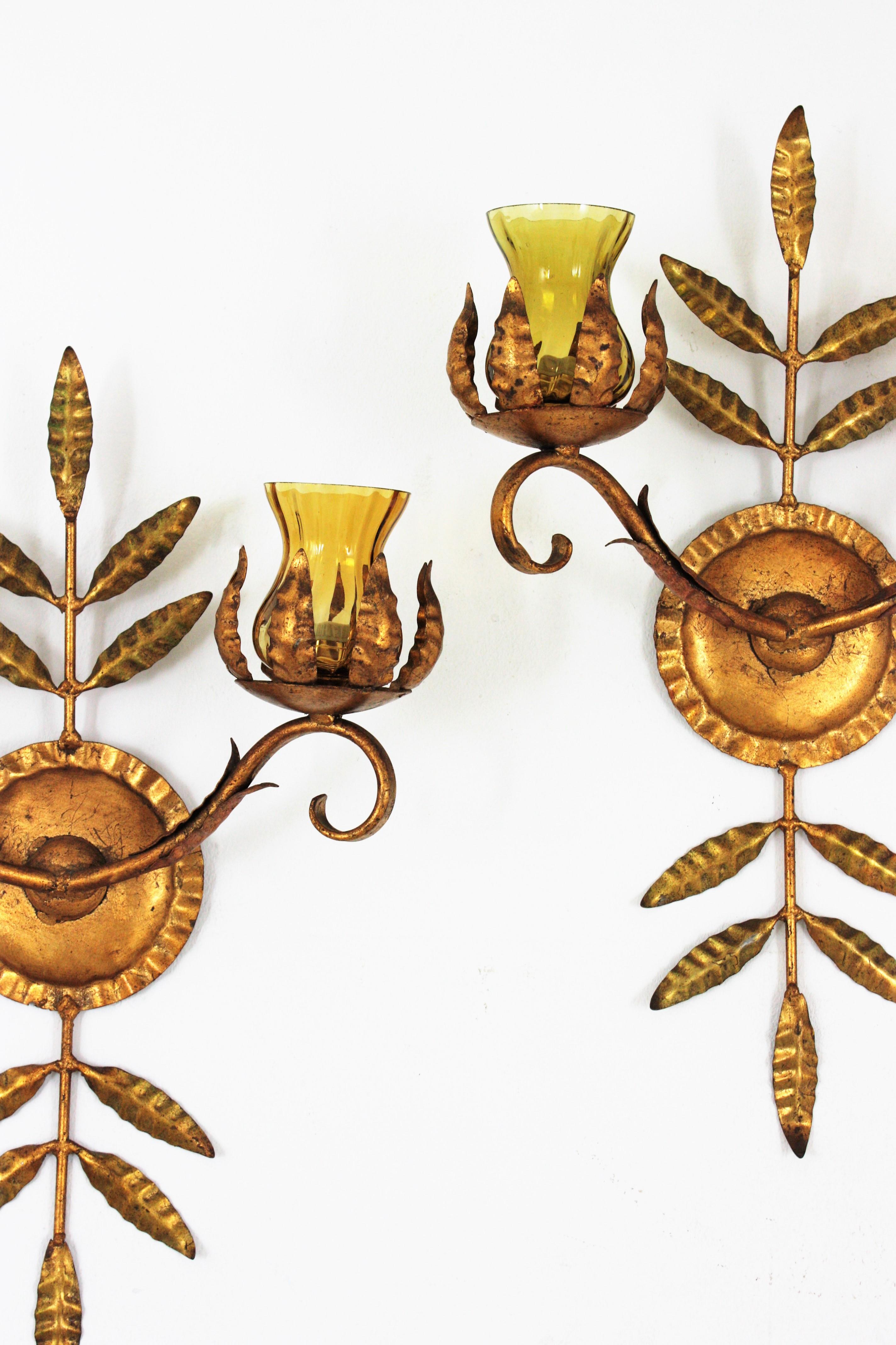 Pair of Spanish Wall Sconces in Gilt Iron and Amber Glass For Sale 1