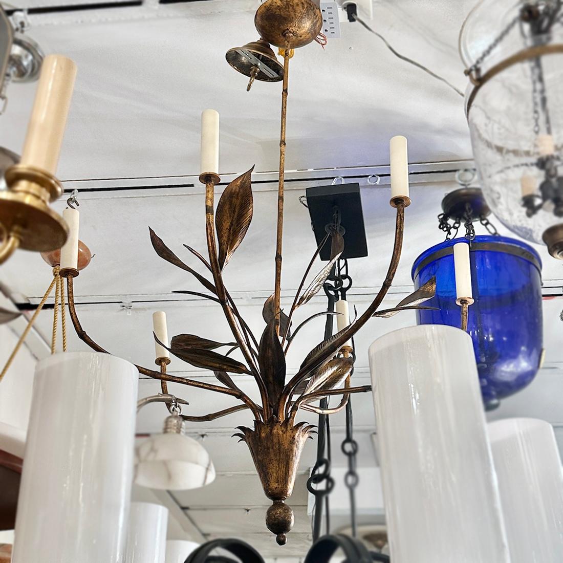 Lustre en métal doré Foliage en vente 1